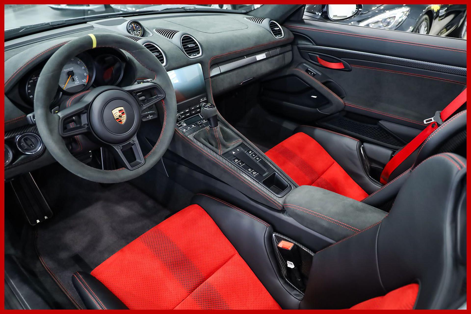 PORSCHE 718 Spyder