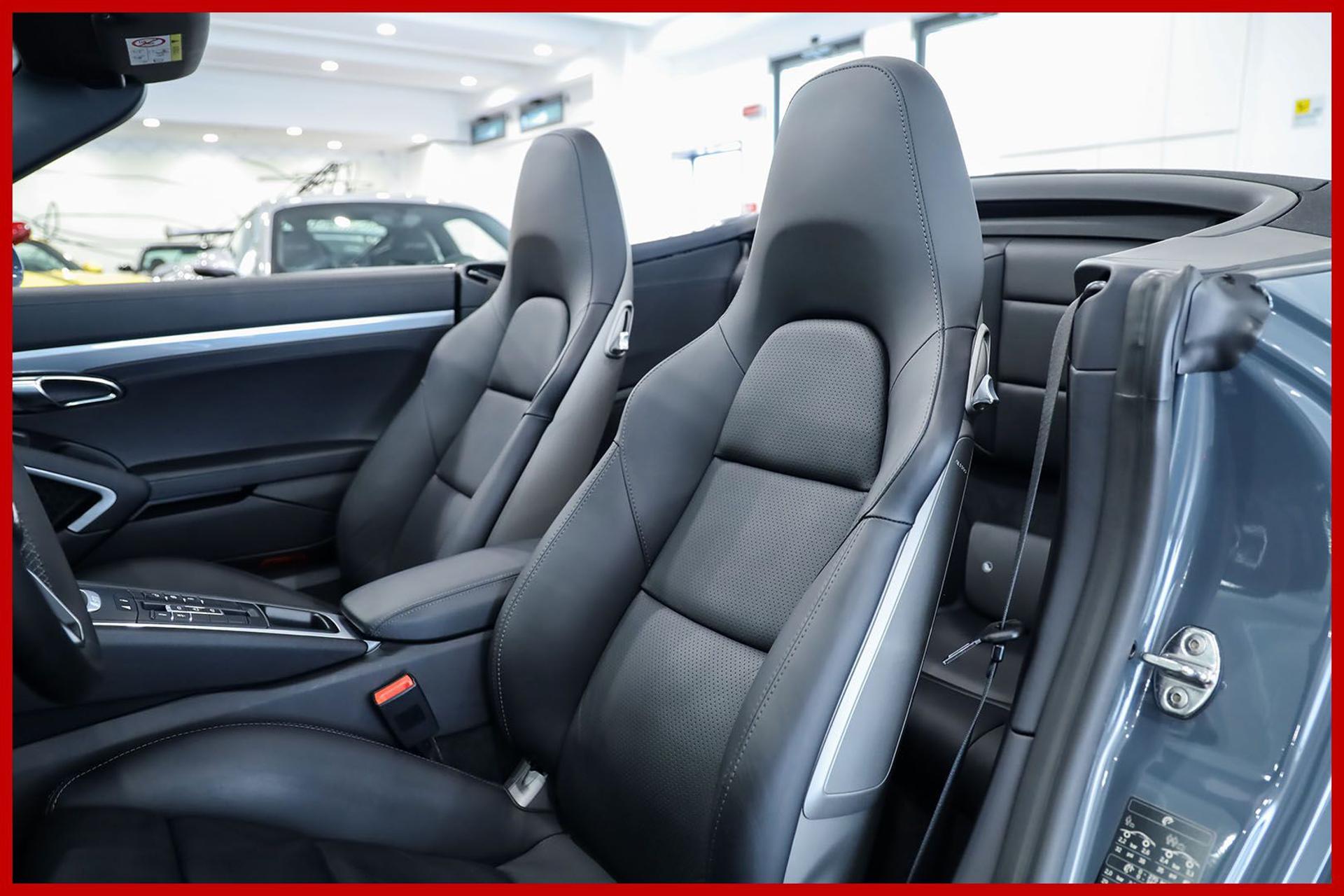 PORSCHE 991