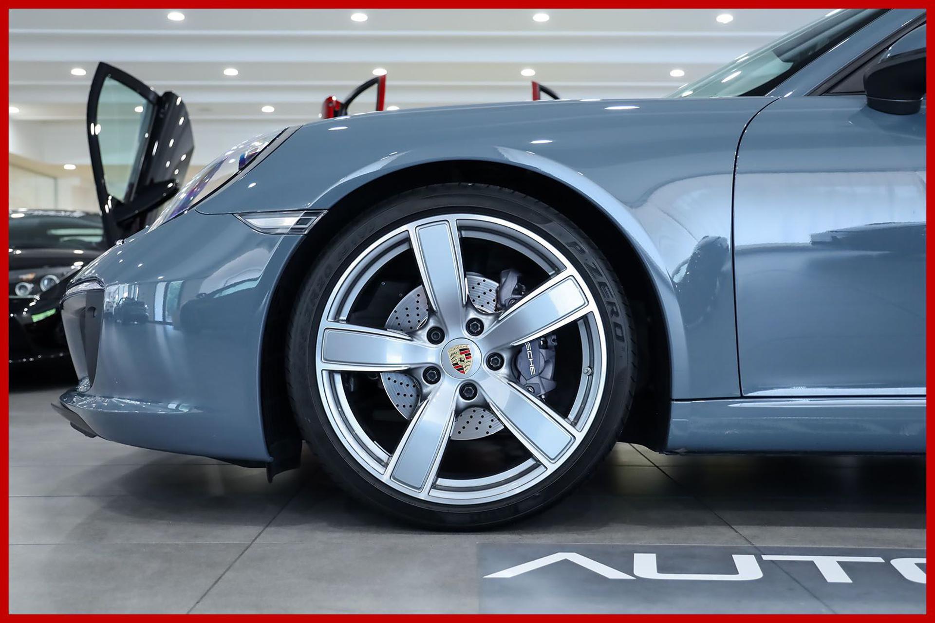 PORSCHE 991