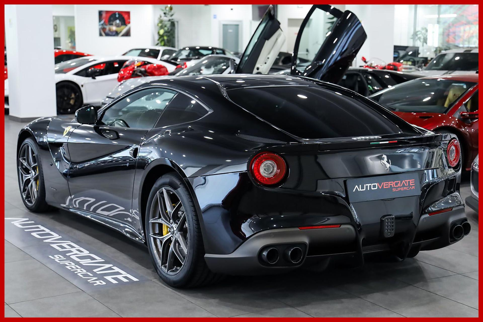 FERRARI F12