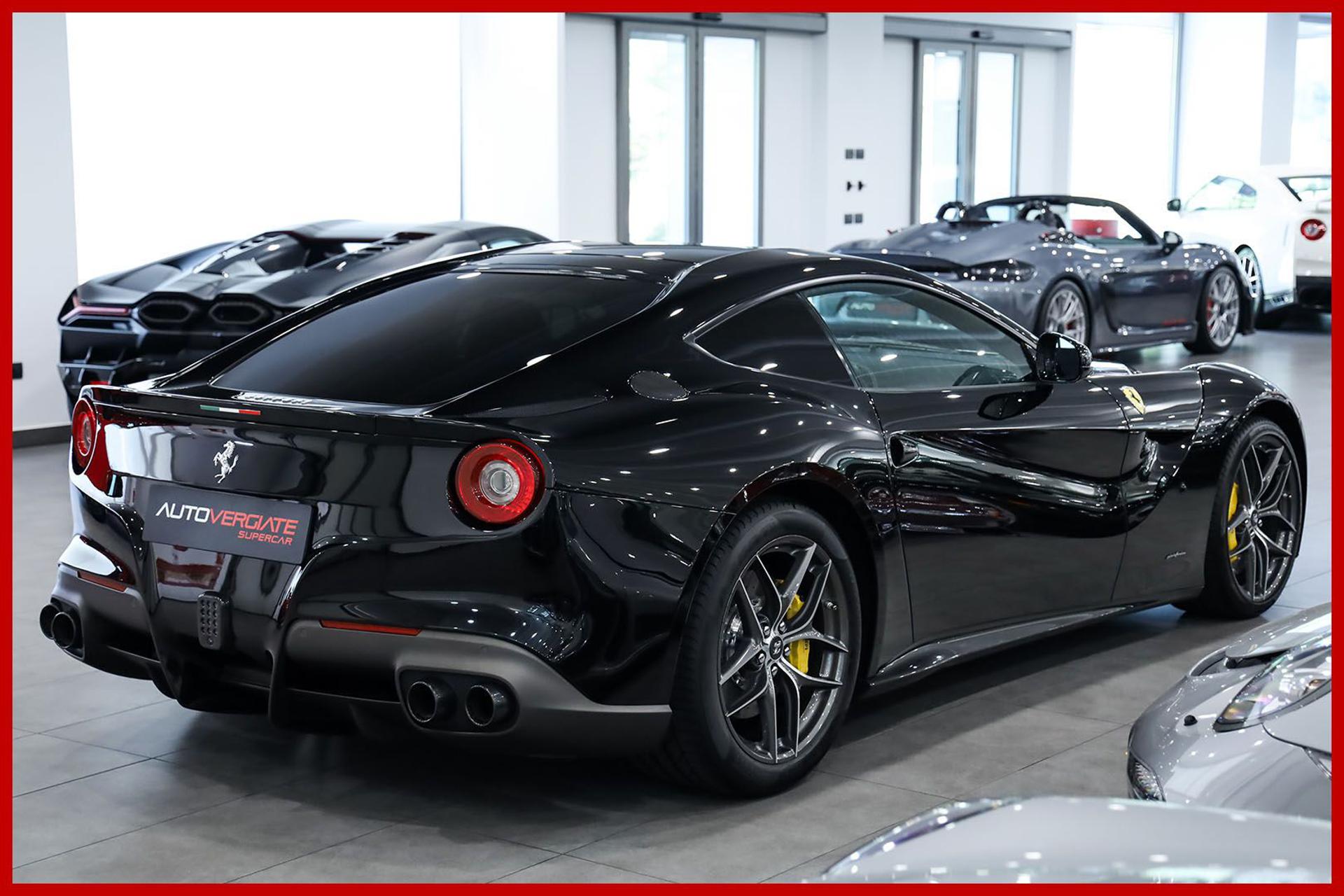 FERRARI F12