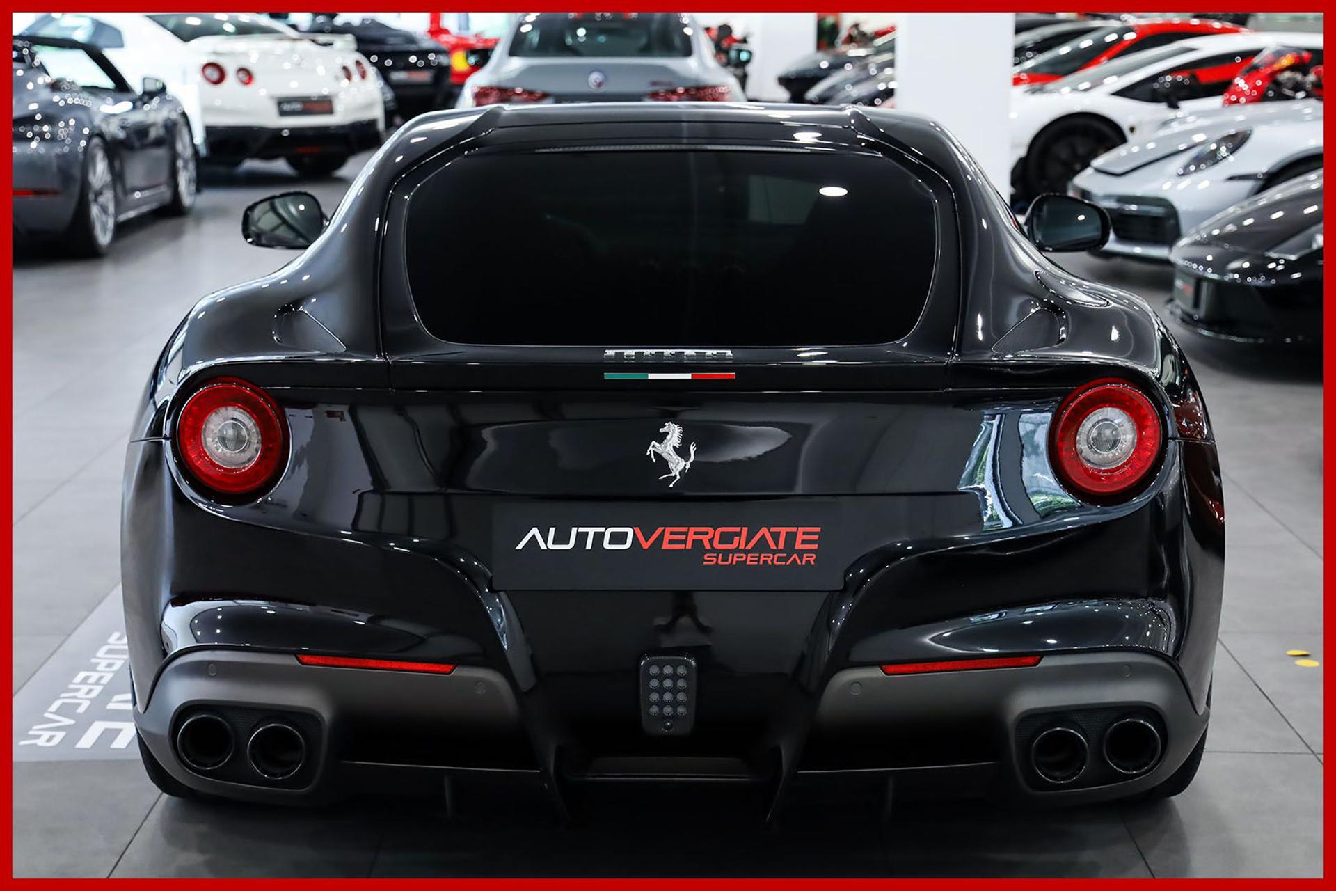 FERRARI F12