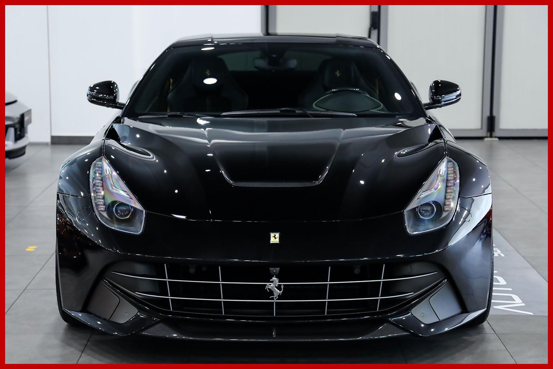 FERRARI F12