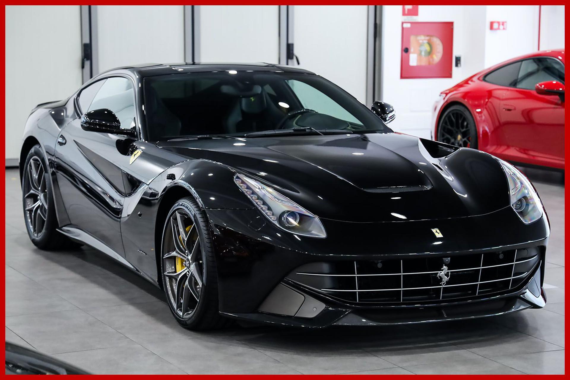 FERRARI F12