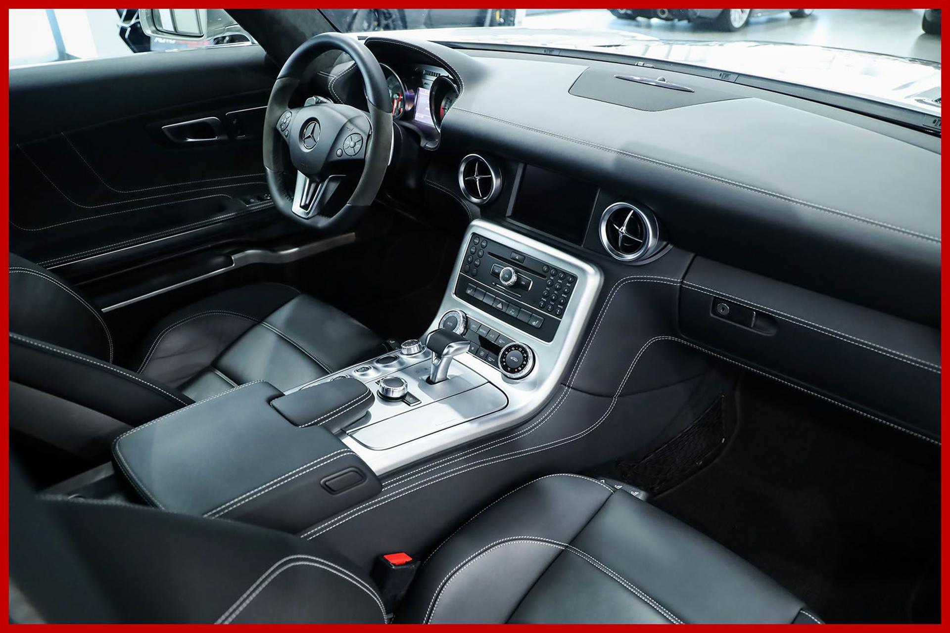 MERCEDES-BENZ SLS