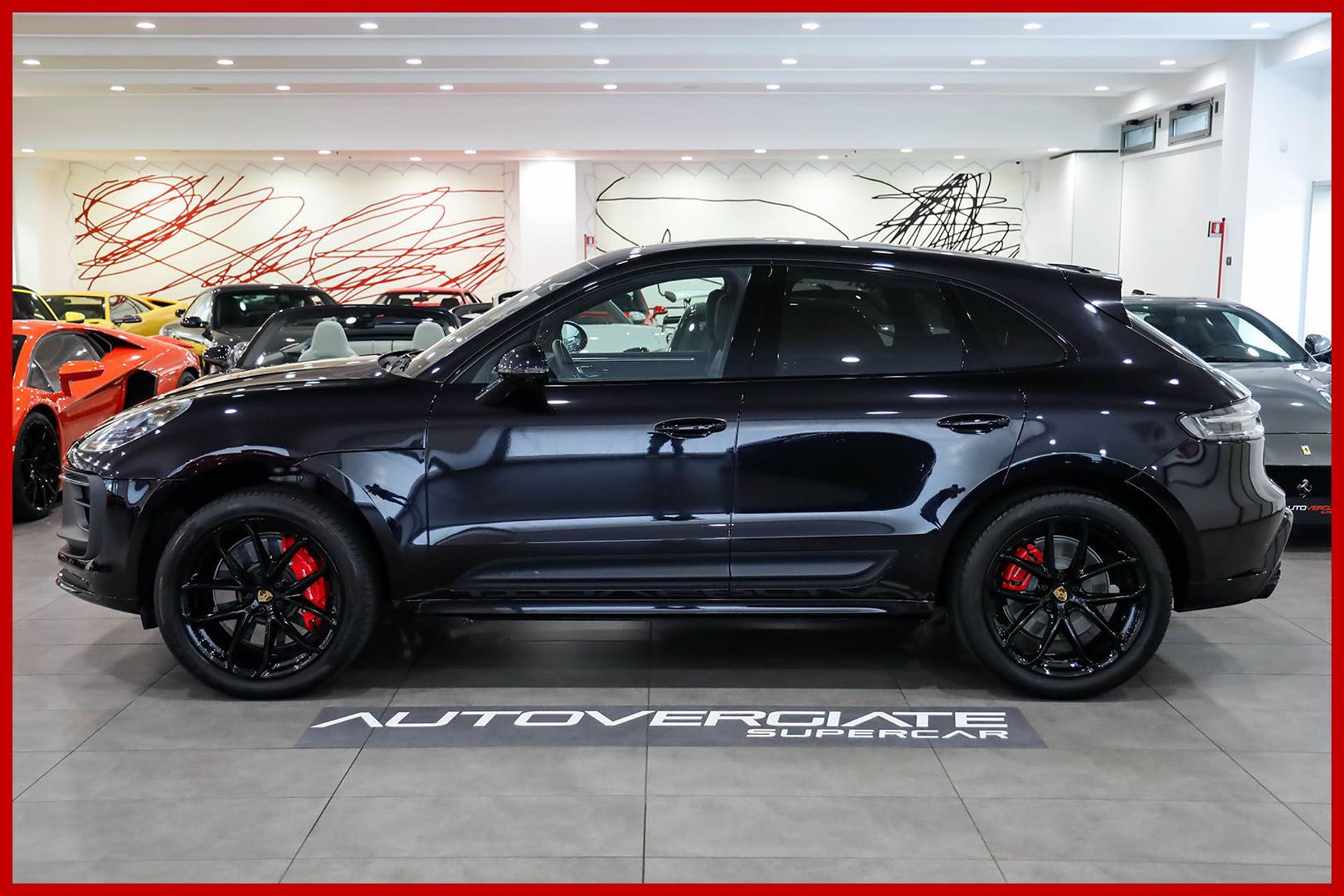 PORSCHE Macan
