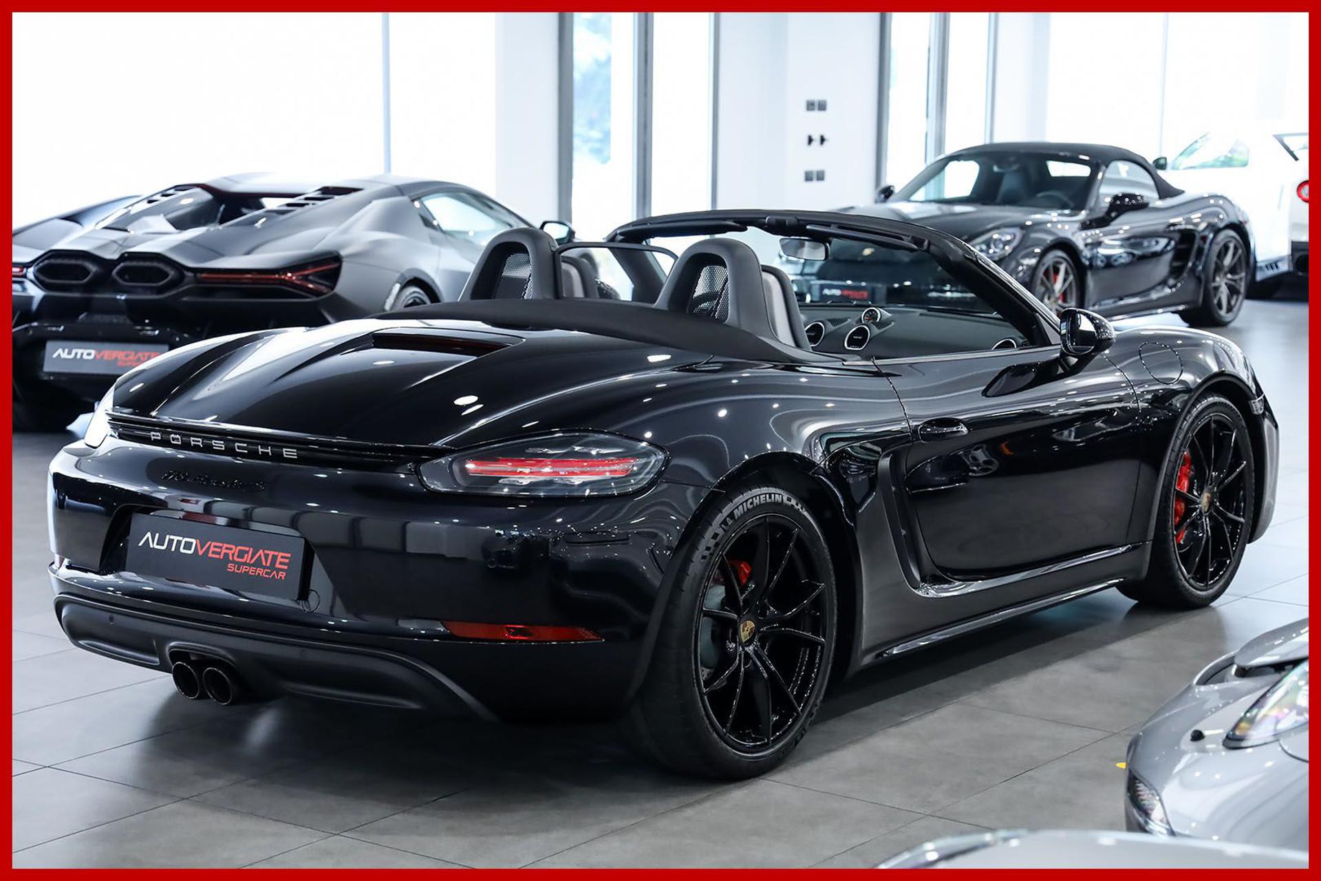 PORSCHE Boxster