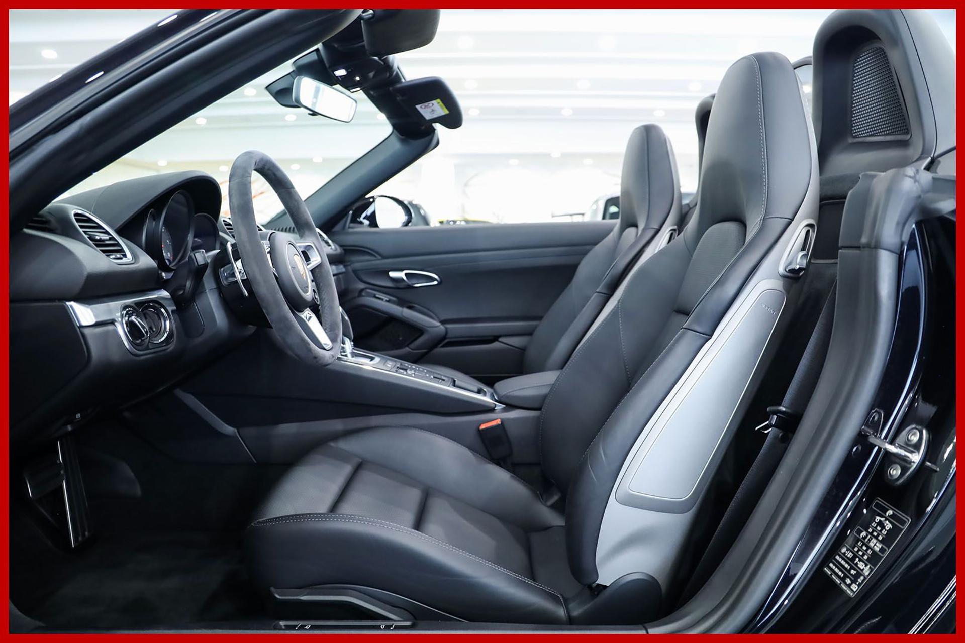 PORSCHE Boxster