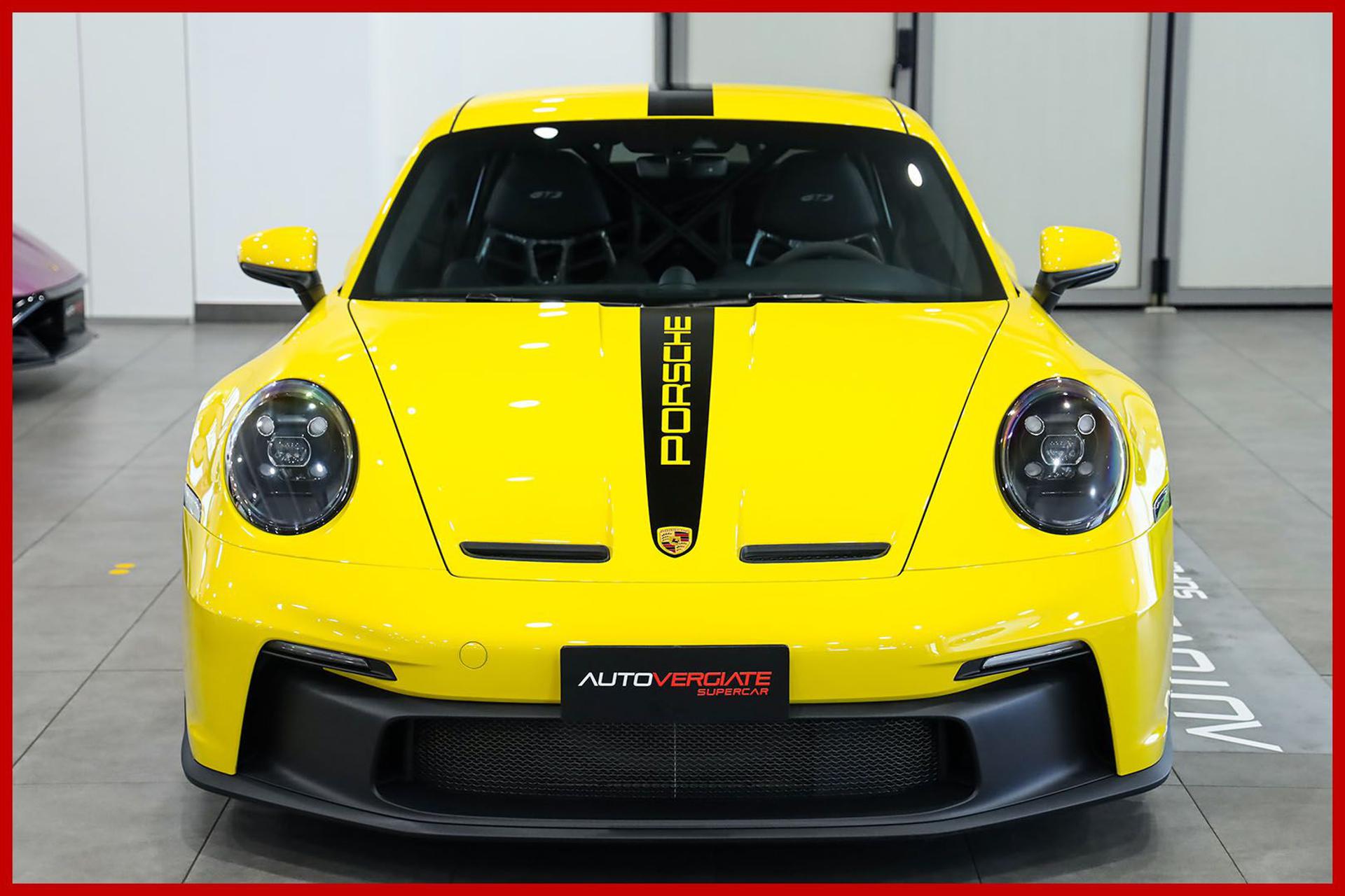 PORSCHE 992