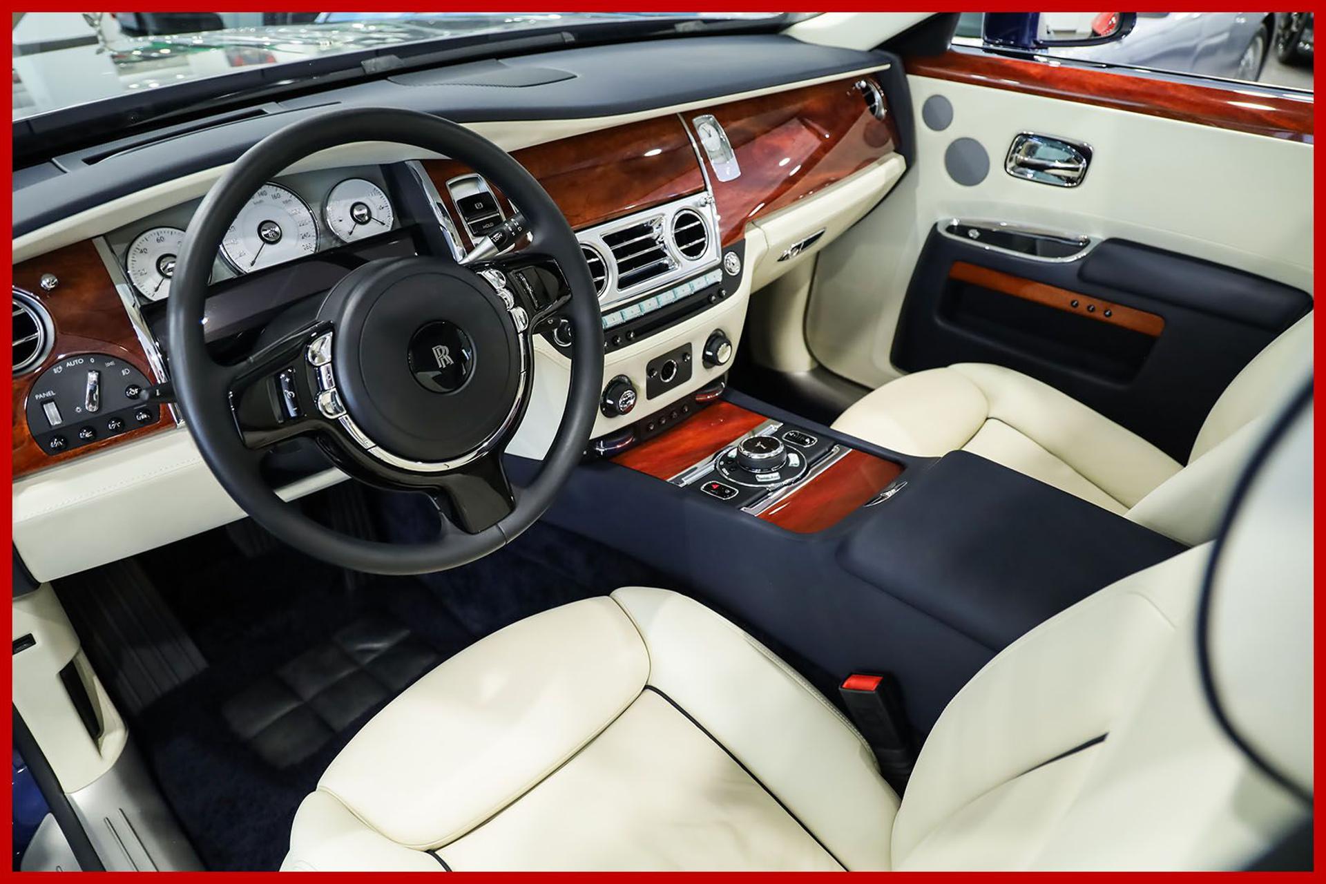 ROLLS-ROYCE Ghost