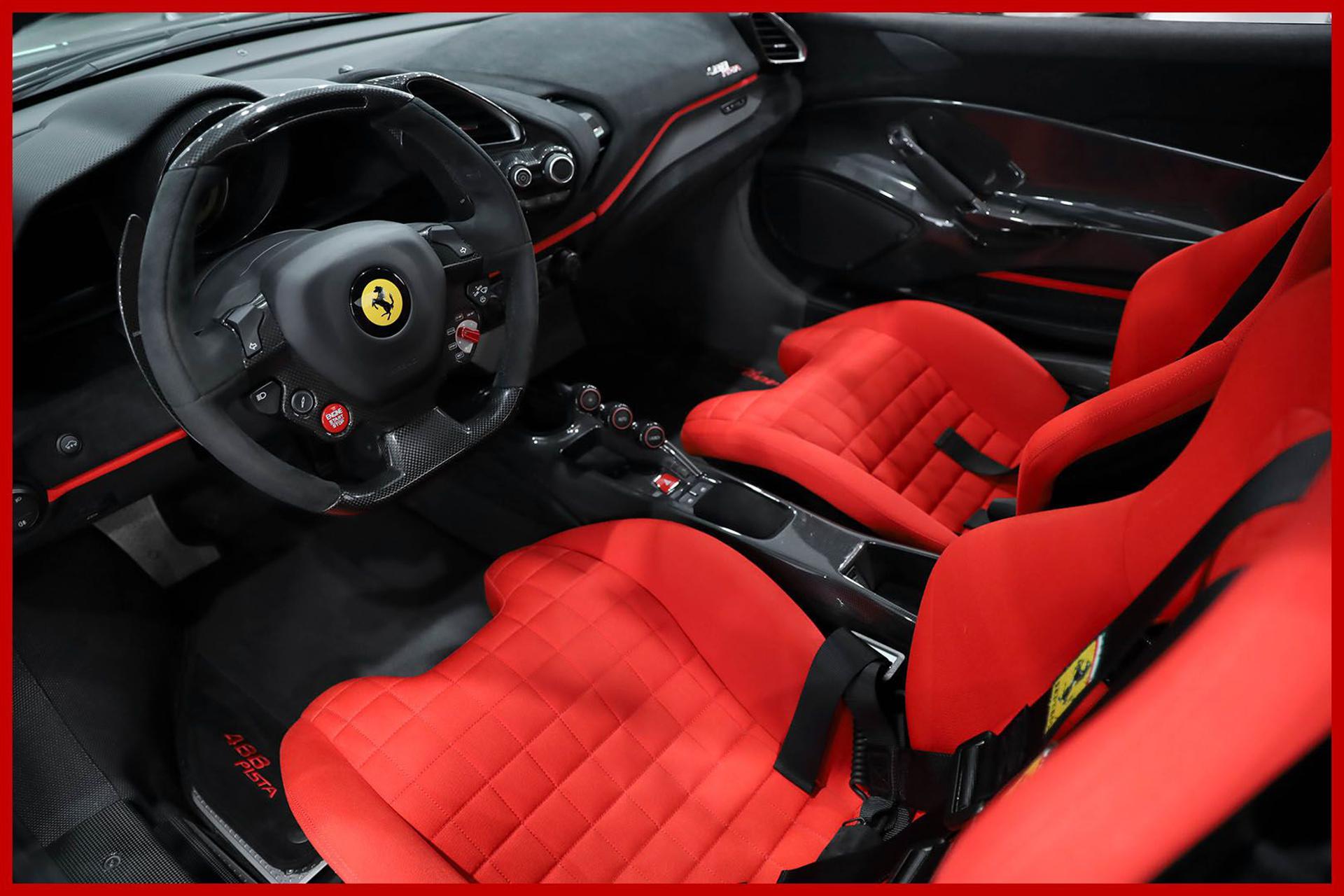 FERRARI 488