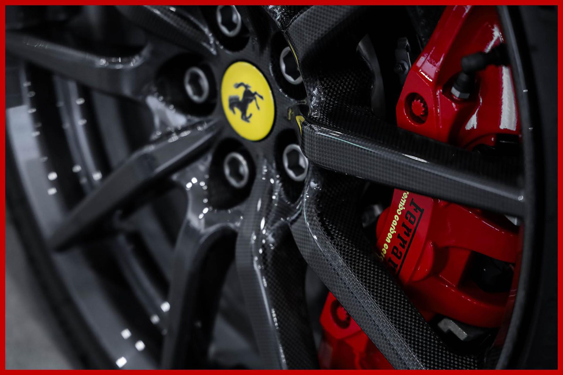 FERRARI 488