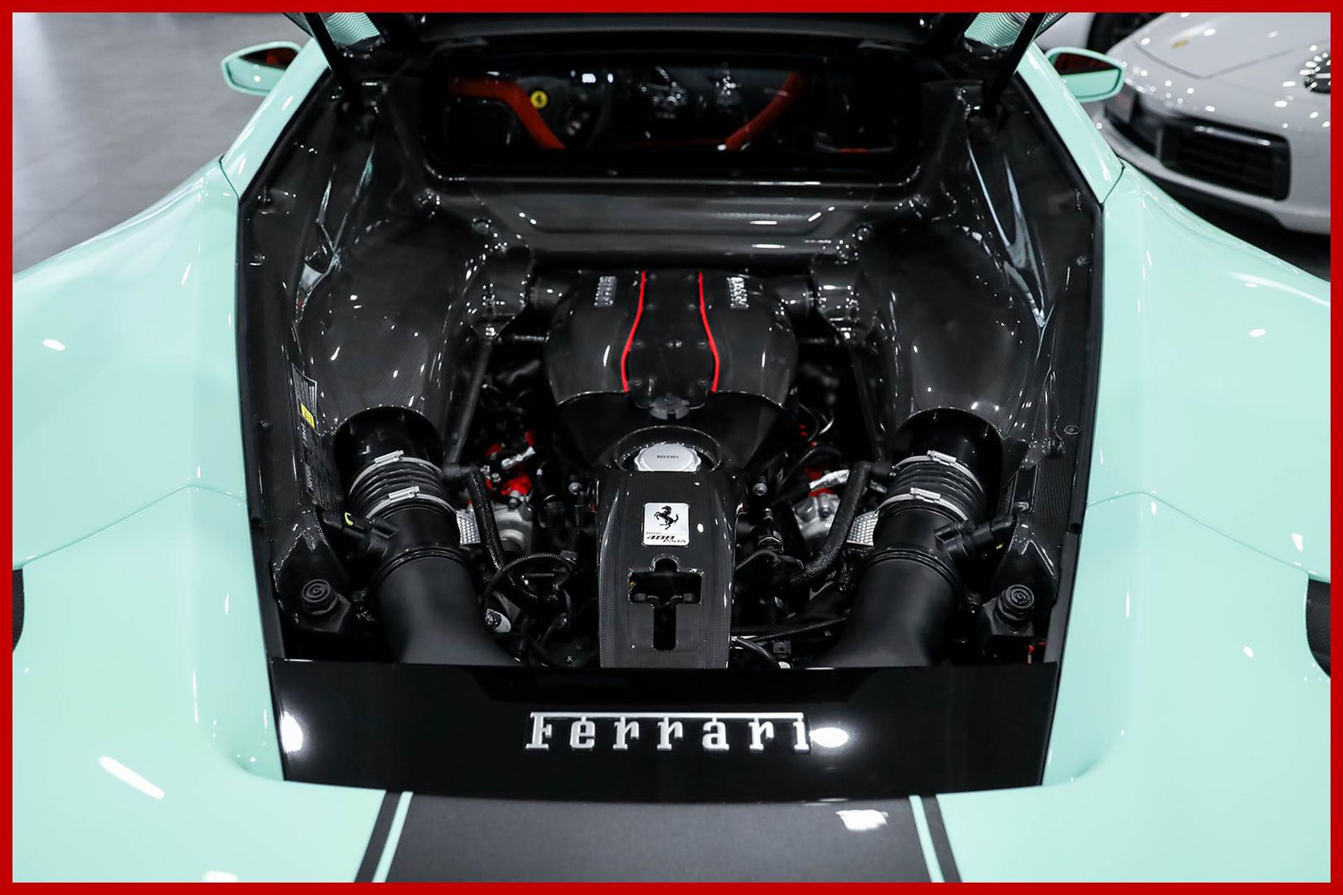 FERRARI 488