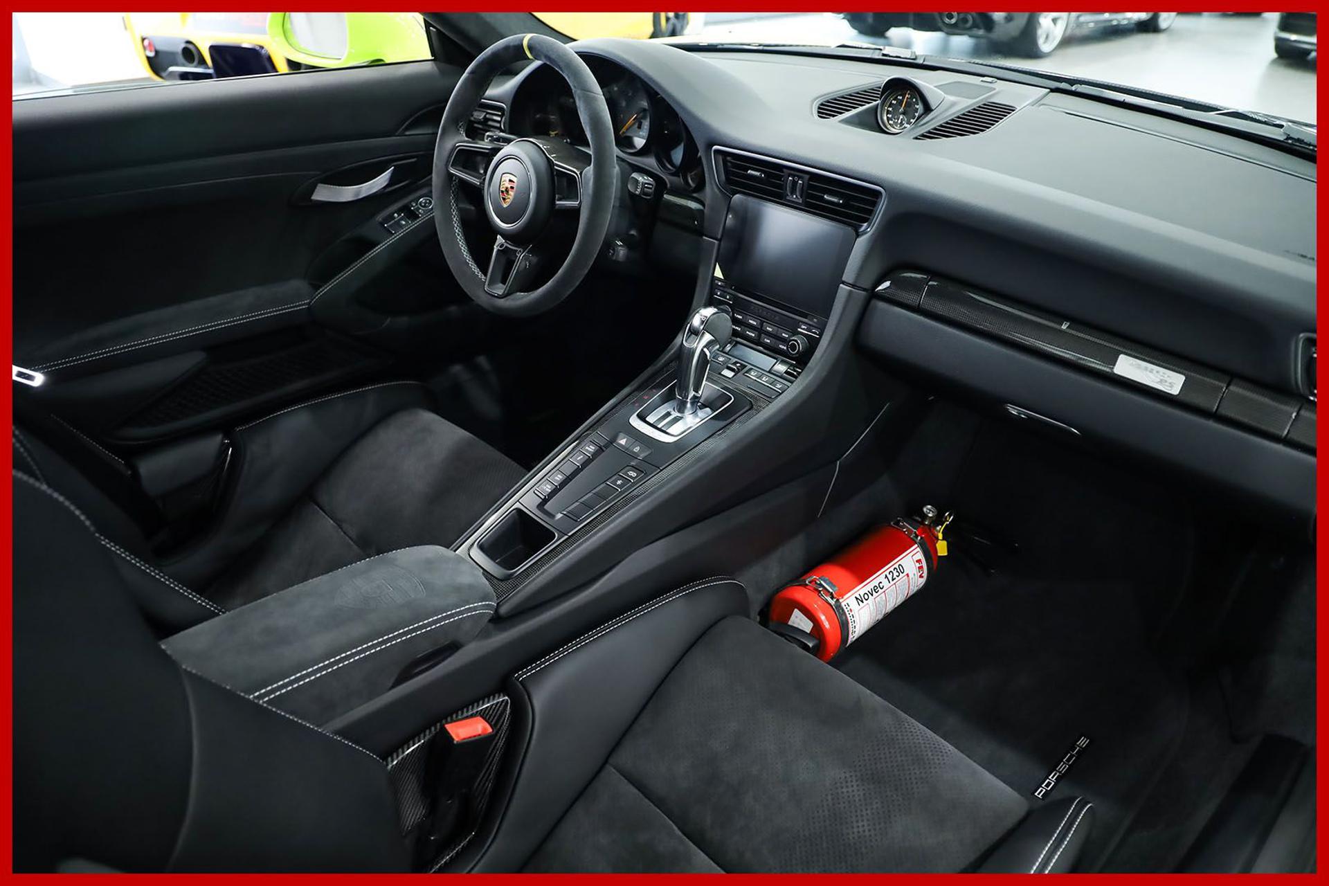 PORSCHE 991
