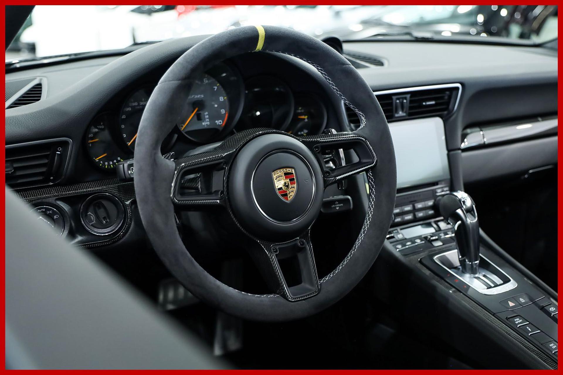 PORSCHE 991