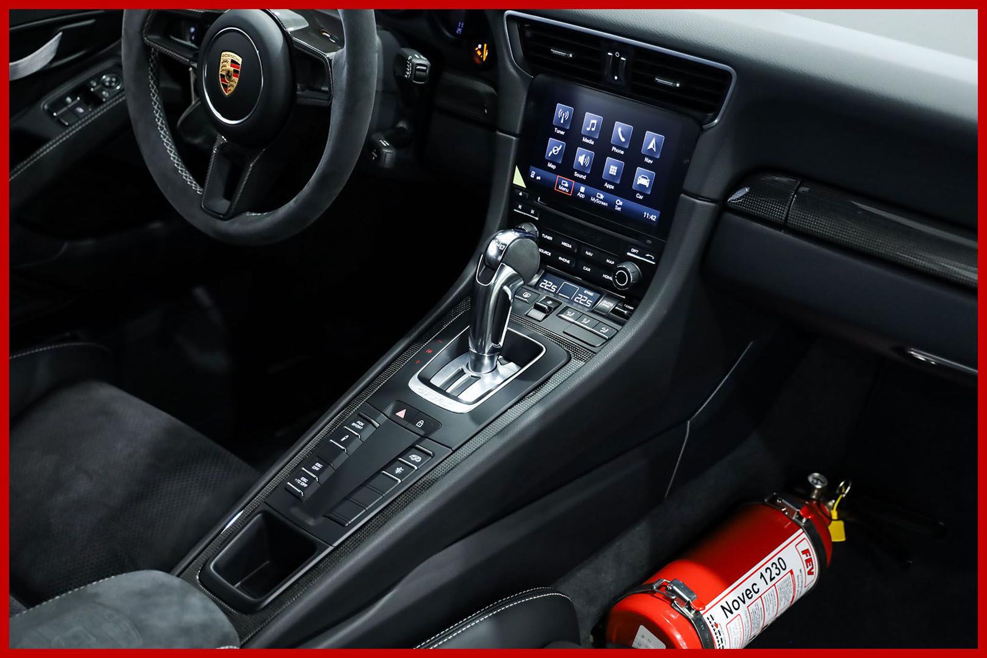 PORSCHE 991