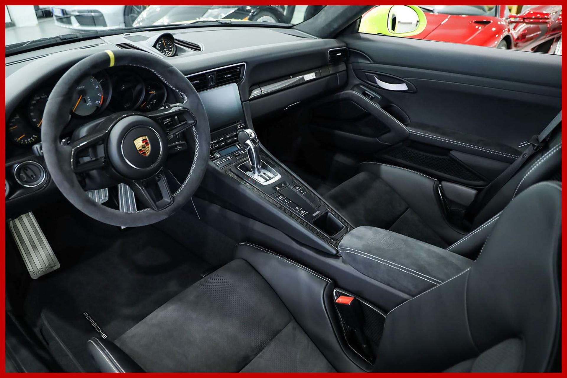 PORSCHE 991