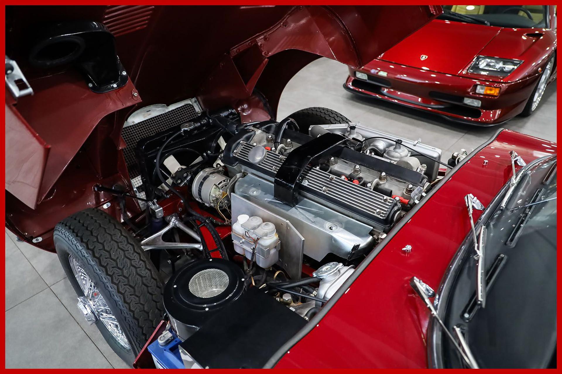 JAGUAR E-Type