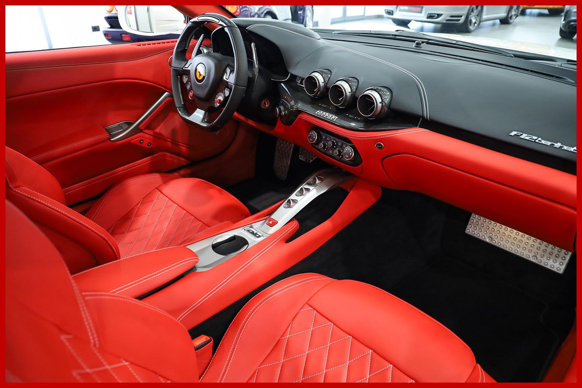 FERRARI F12