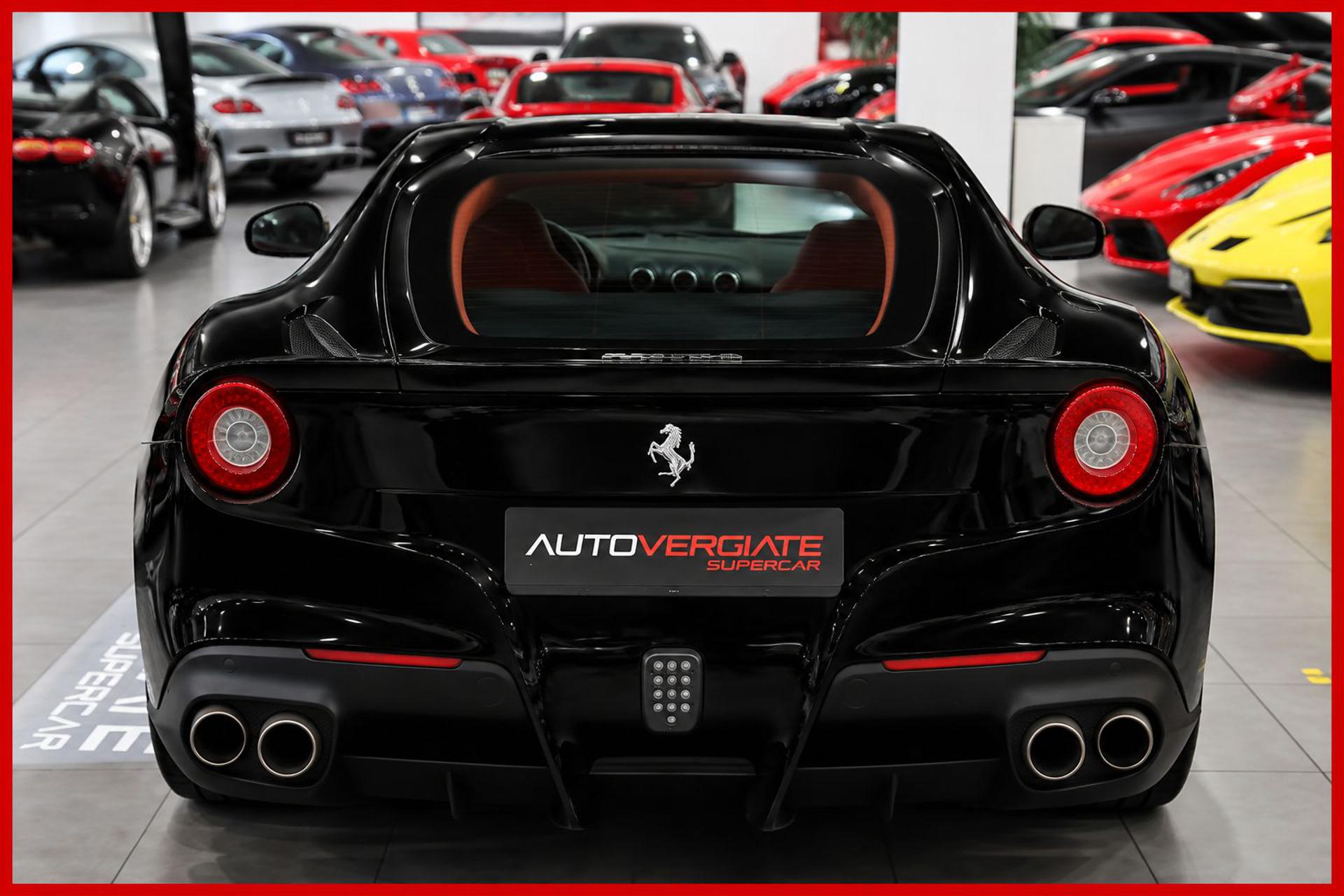 FERRARI F12
