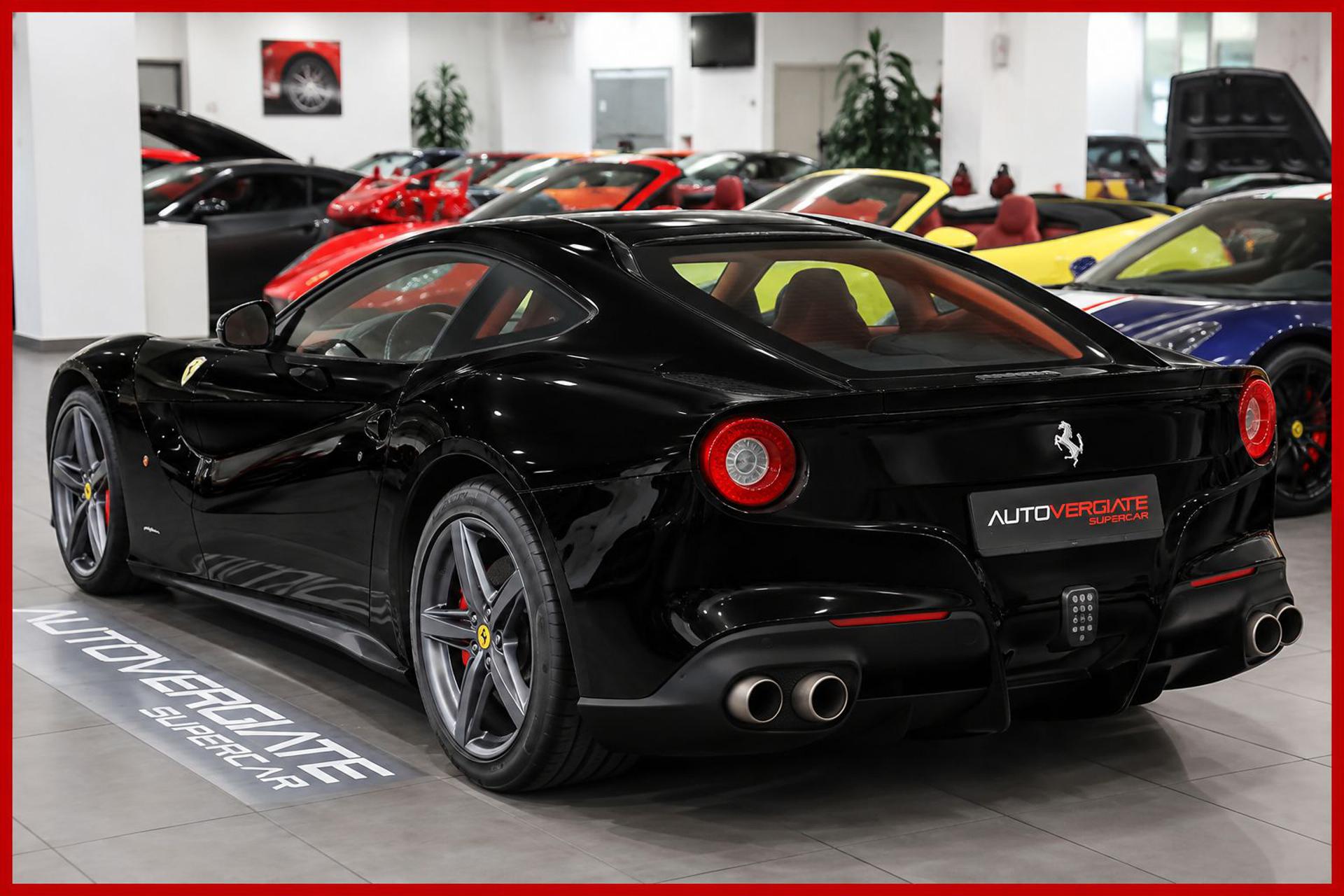 FERRARI F12