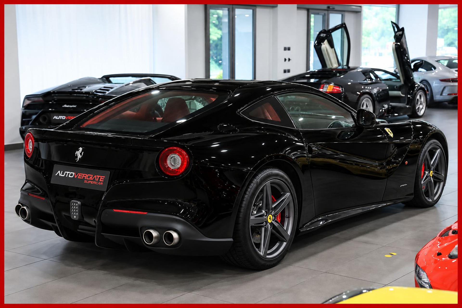 FERRARI F12