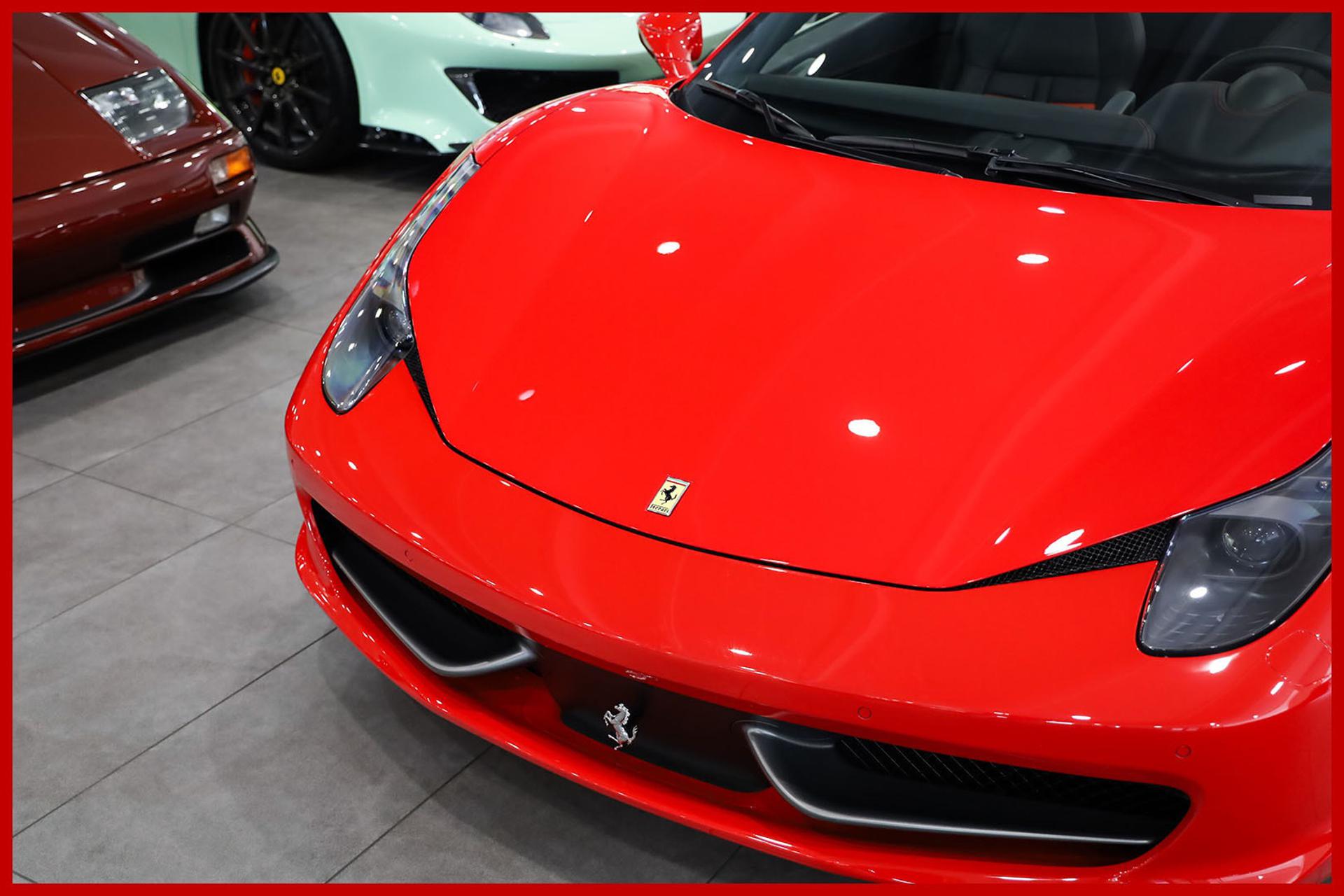 FERRARI 458