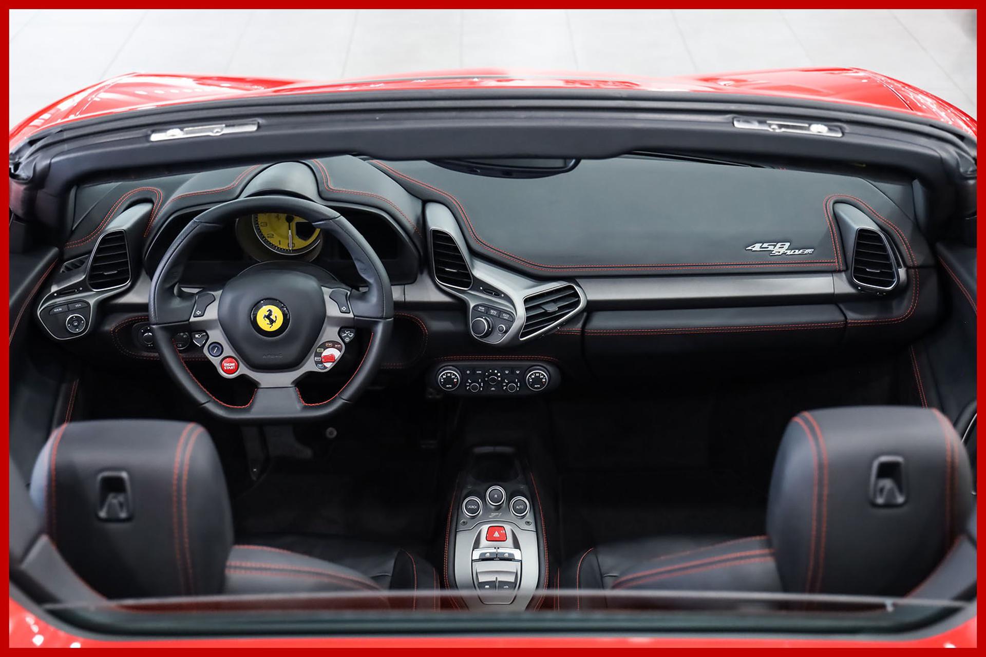 FERRARI 458
