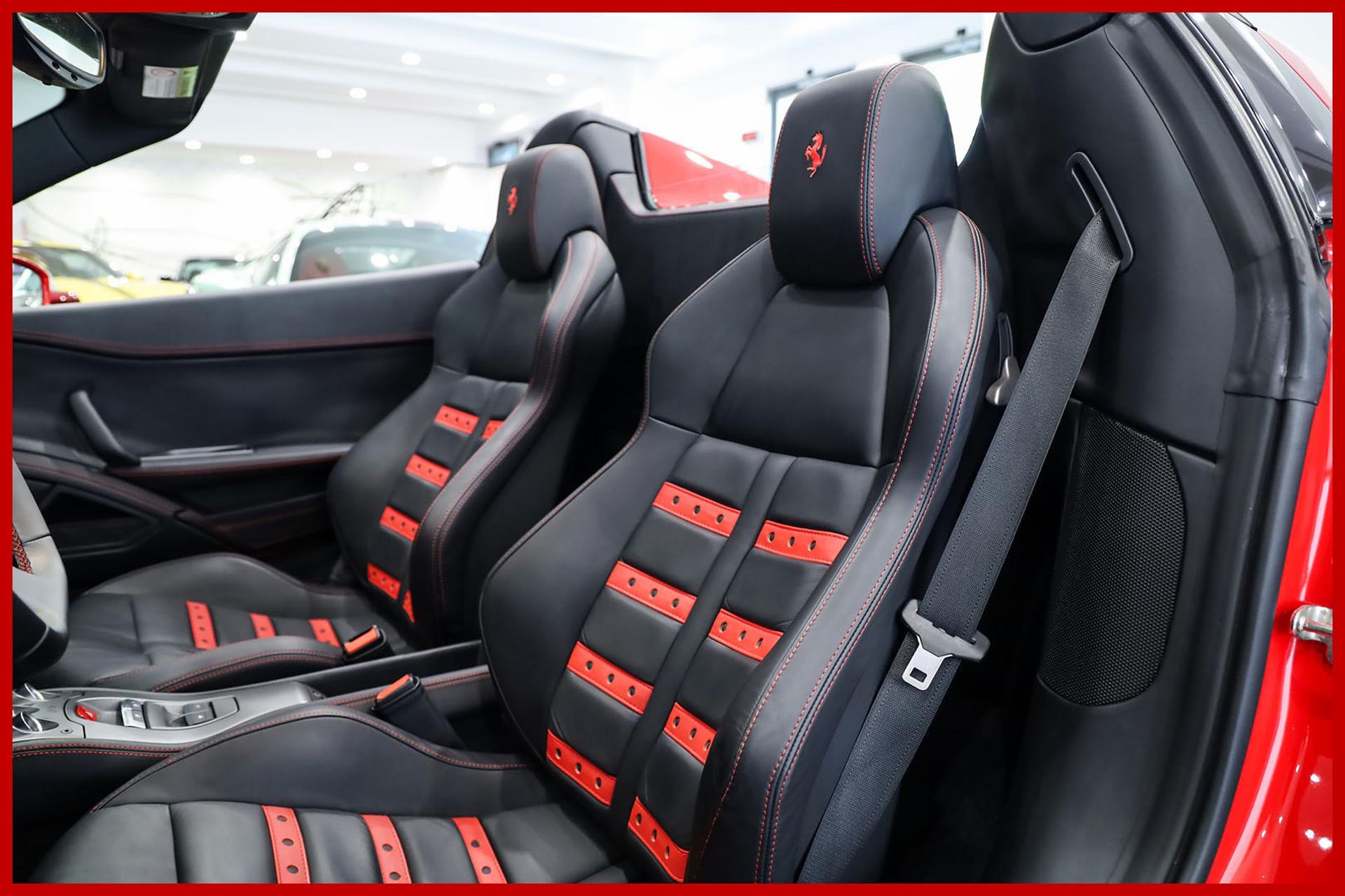 FERRARI 458