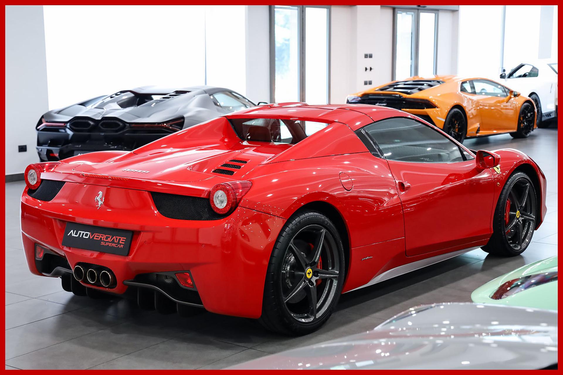 FERRARI 458