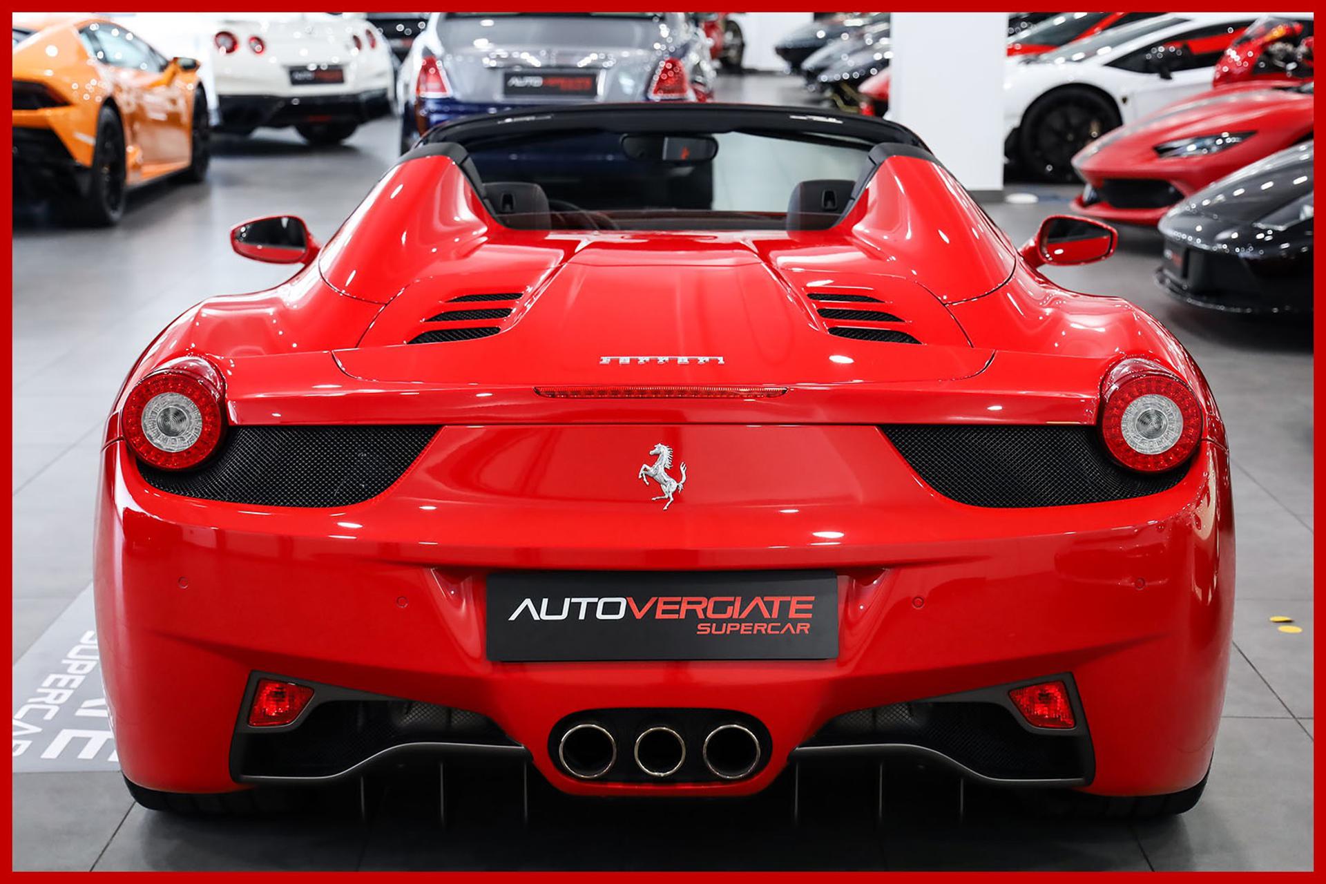 FERRARI 458