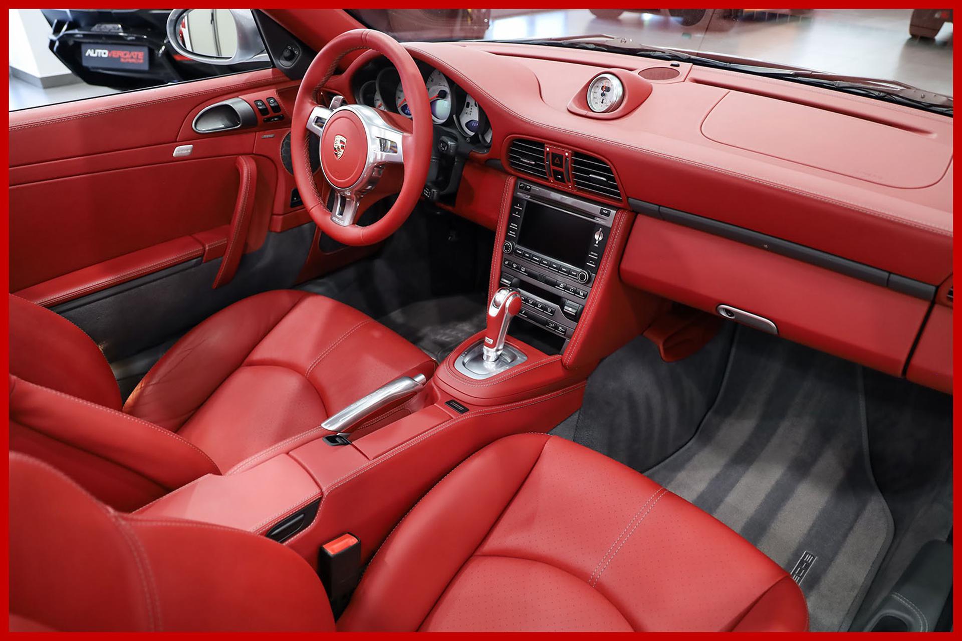 PORSCHE 997