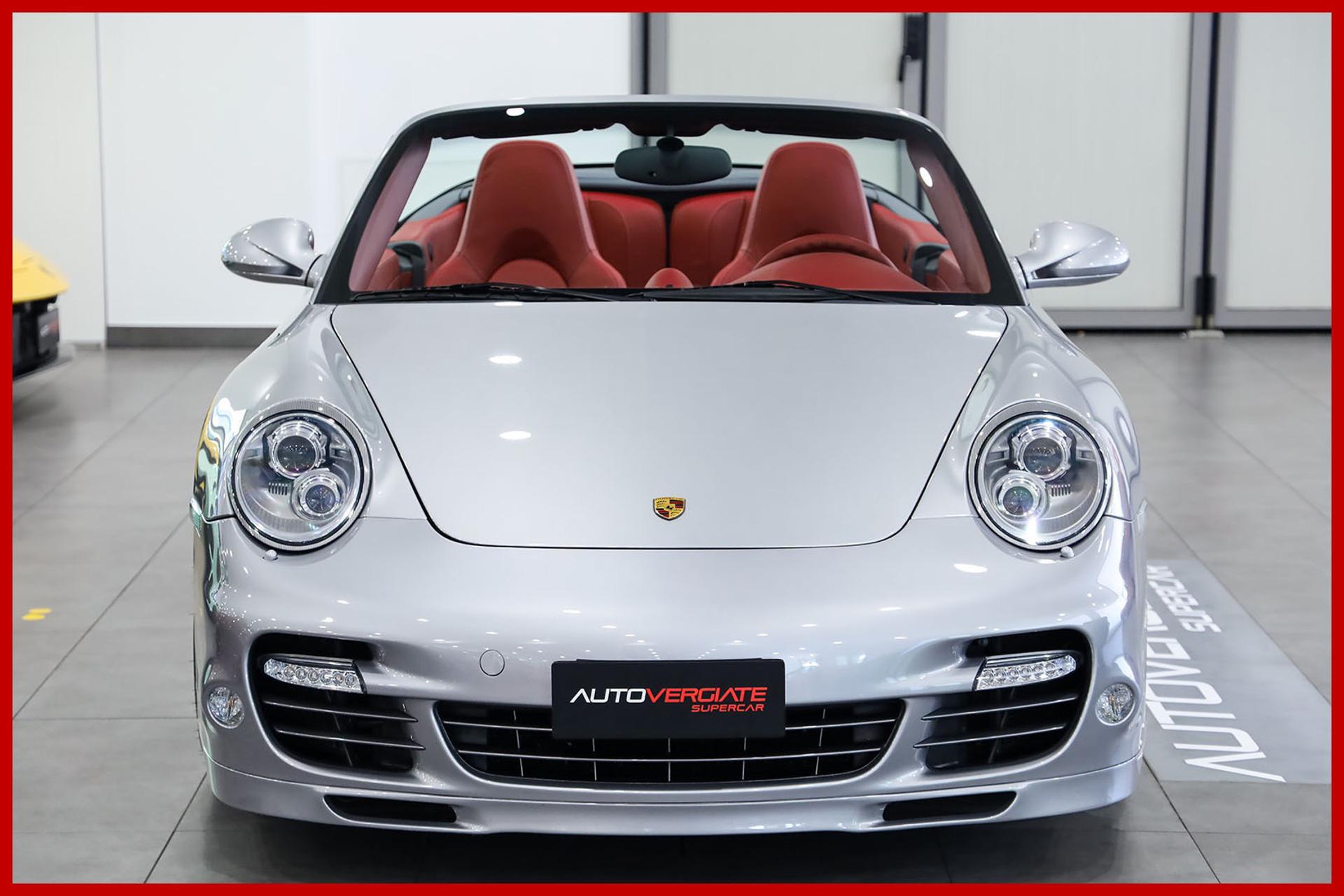 PORSCHE 997