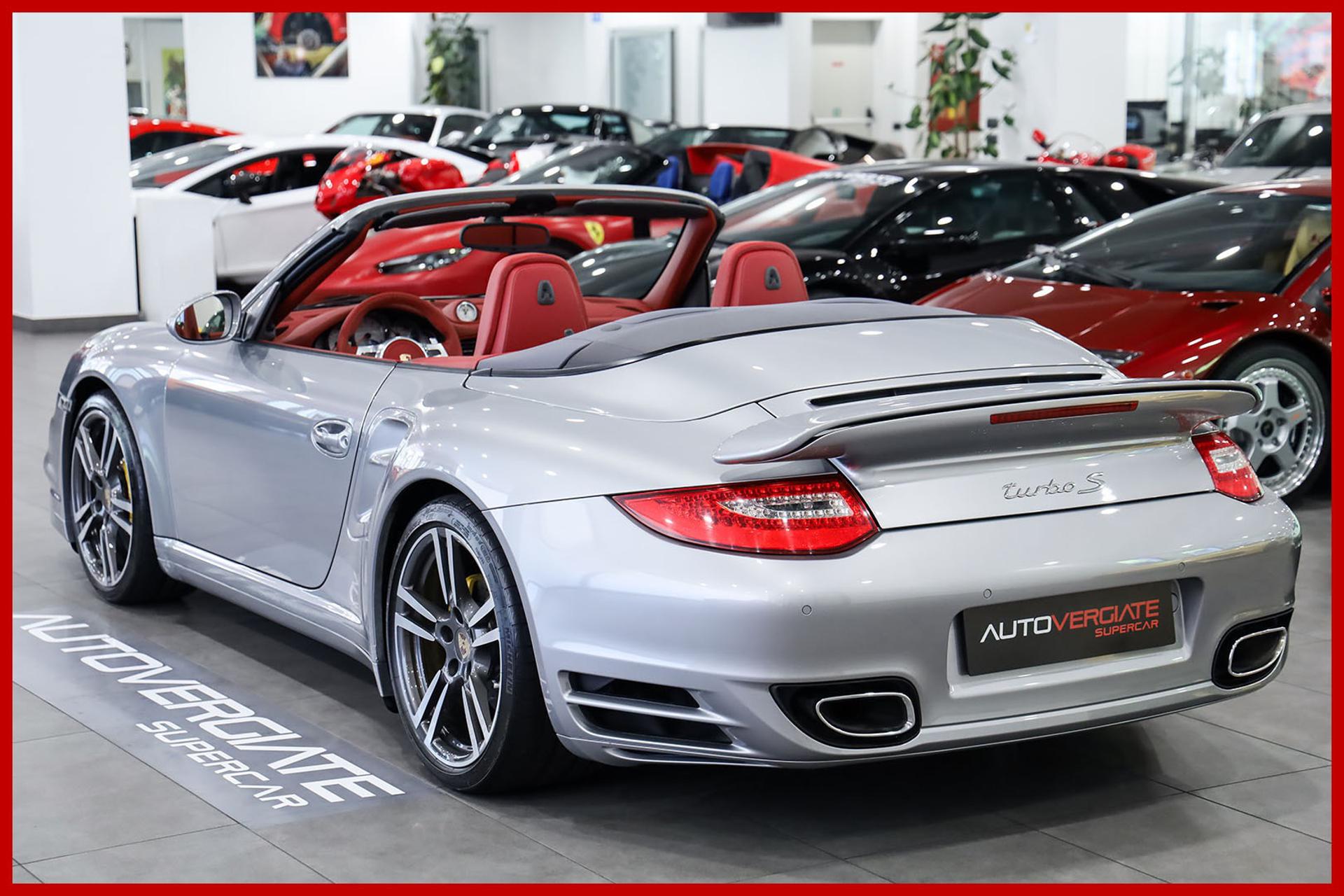 PORSCHE 997