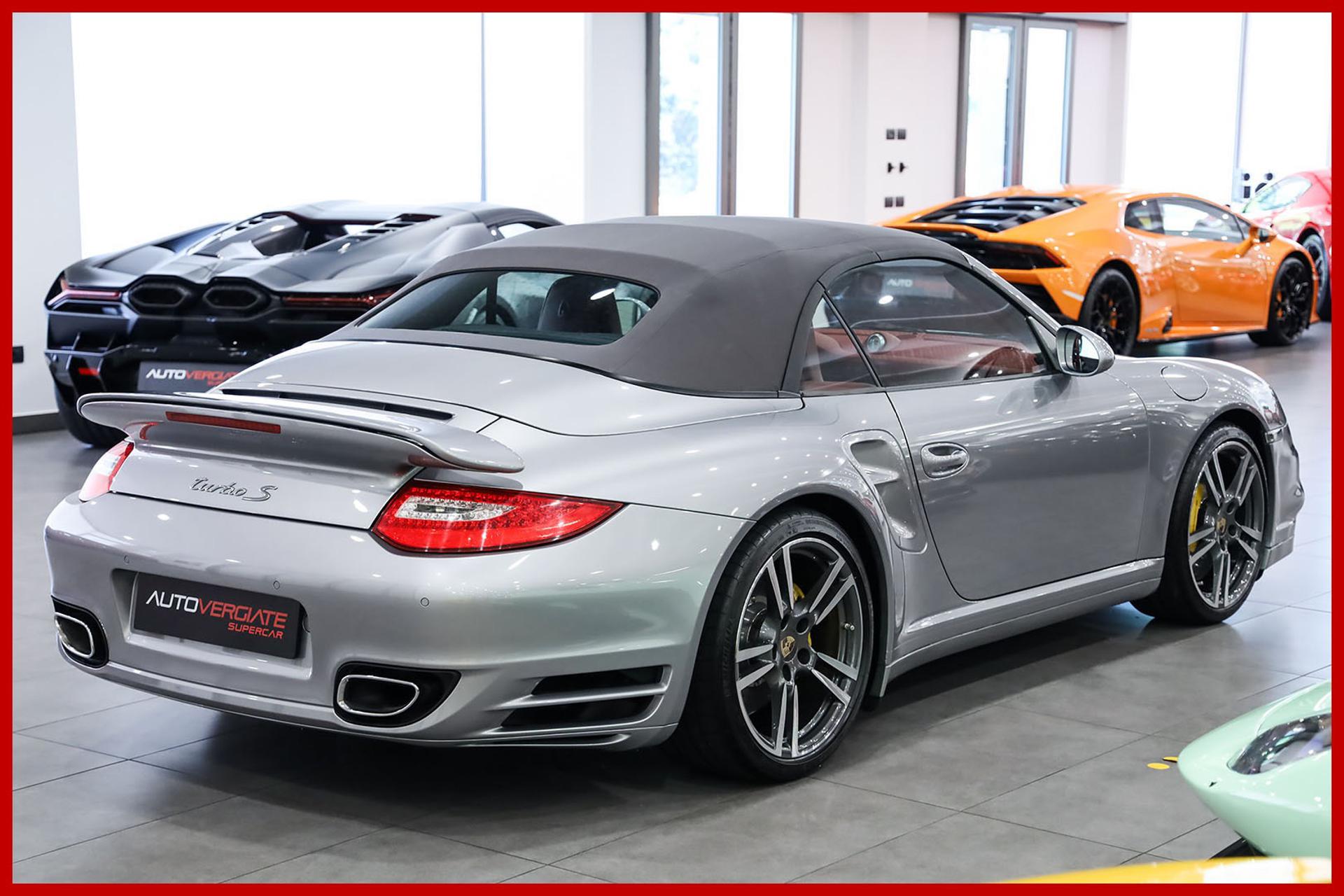 PORSCHE 997