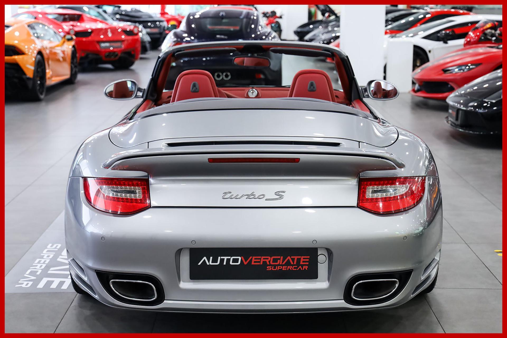 PORSCHE 997