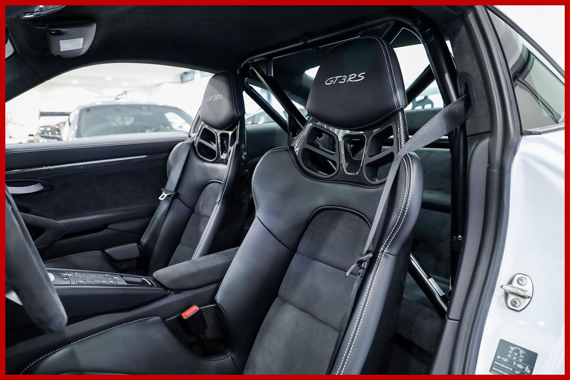 PORSCHE 991