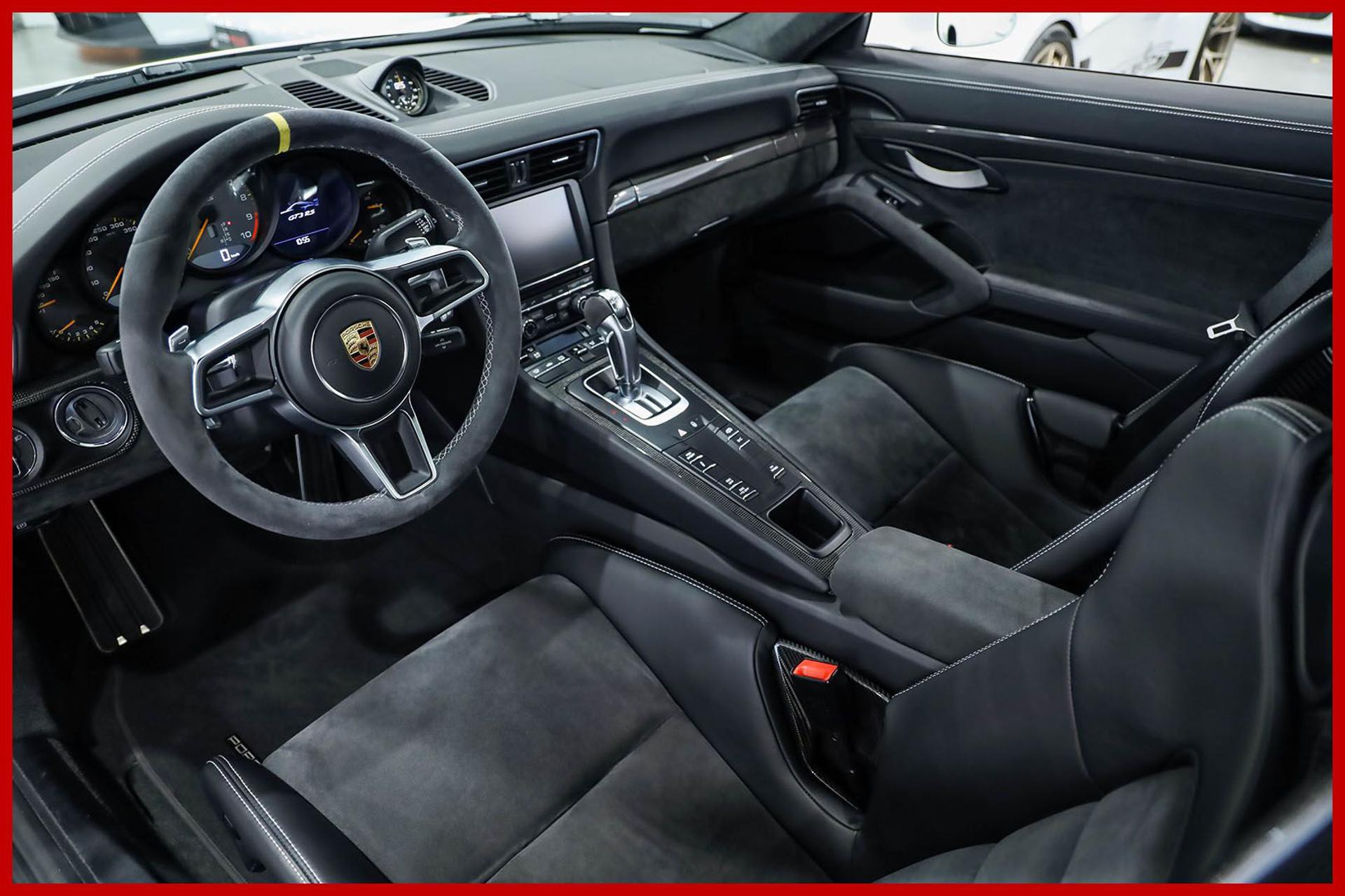 PORSCHE 991