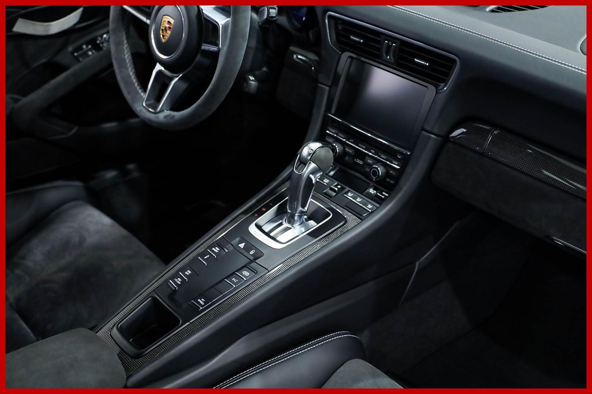 PORSCHE 991