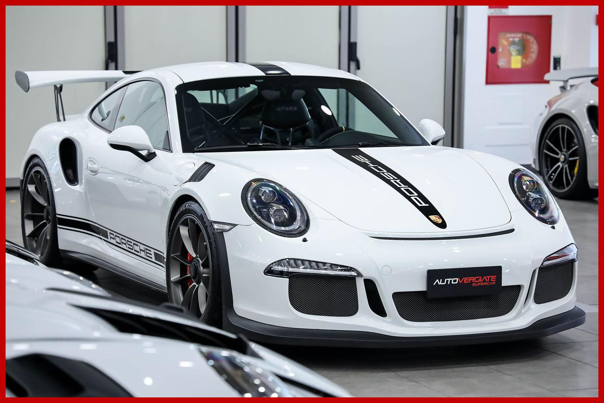 PORSCHE 991