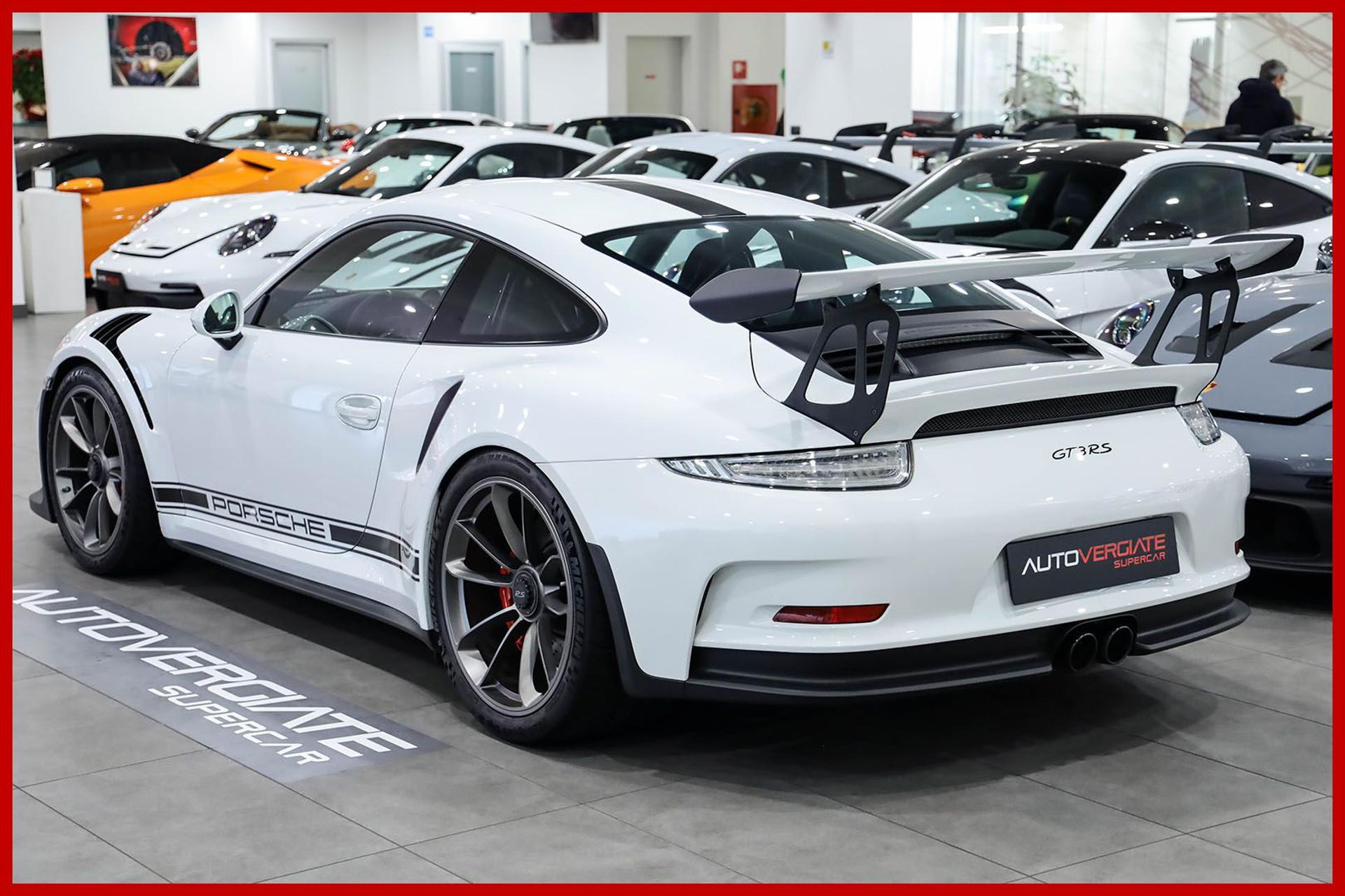 PORSCHE 991