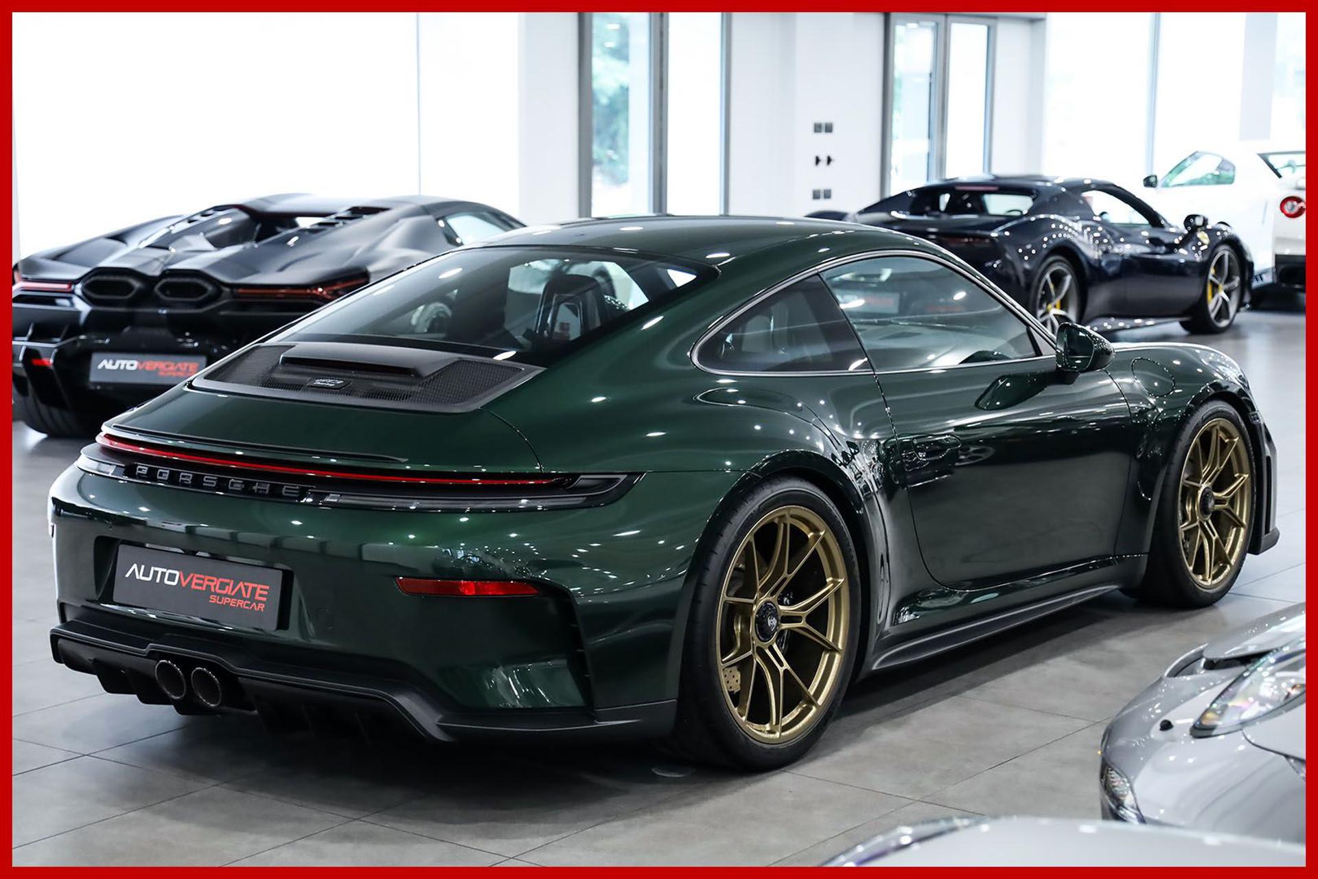 PORSCHE 992