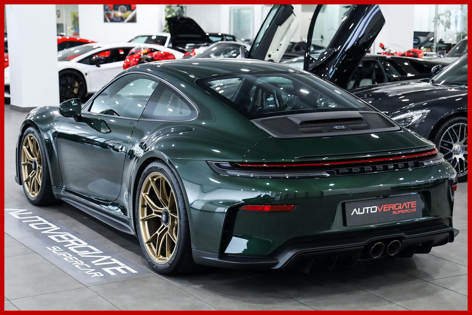 PORSCHE 992