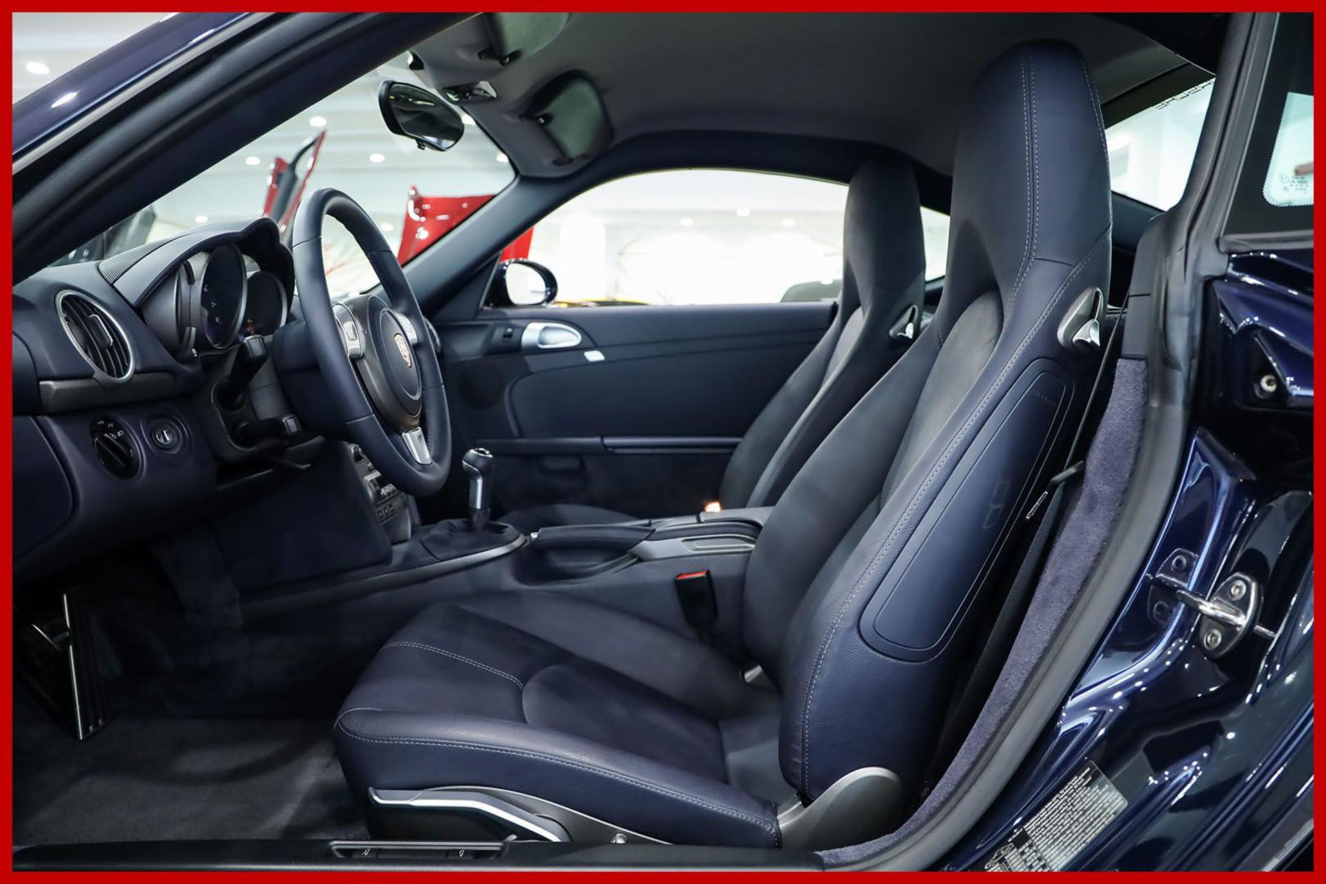 PORSCHE Cayman