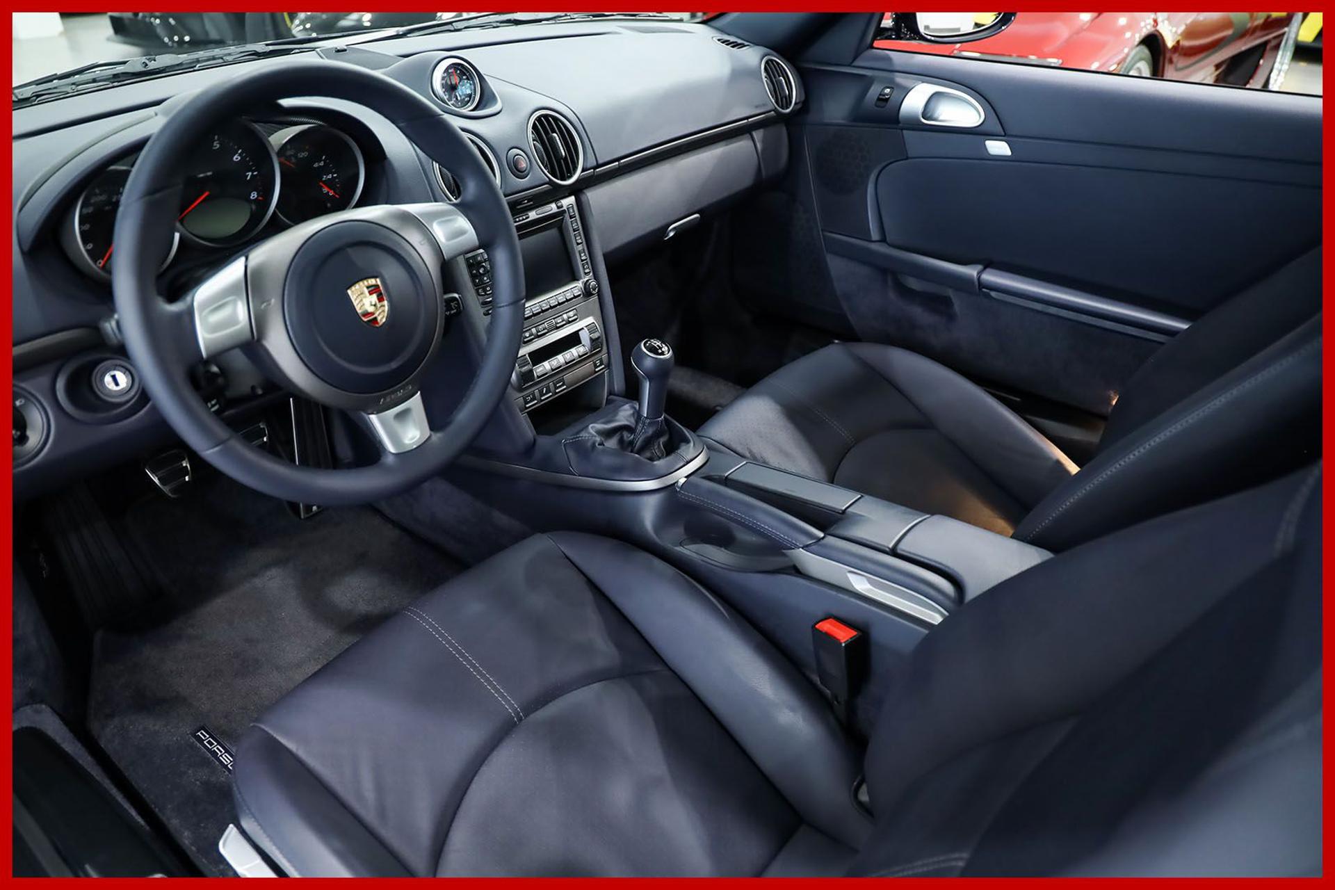 PORSCHE Cayman