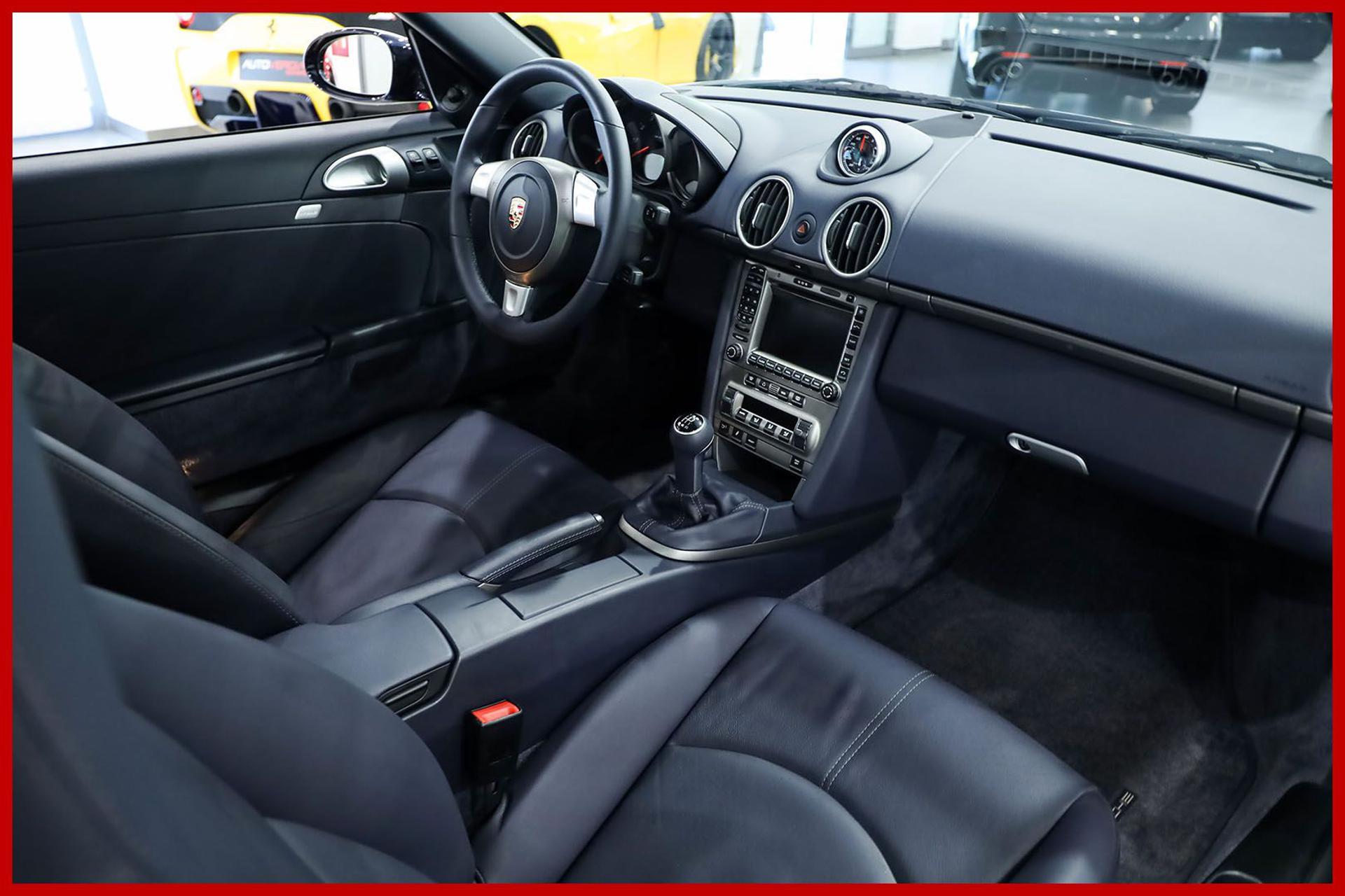 PORSCHE Cayman