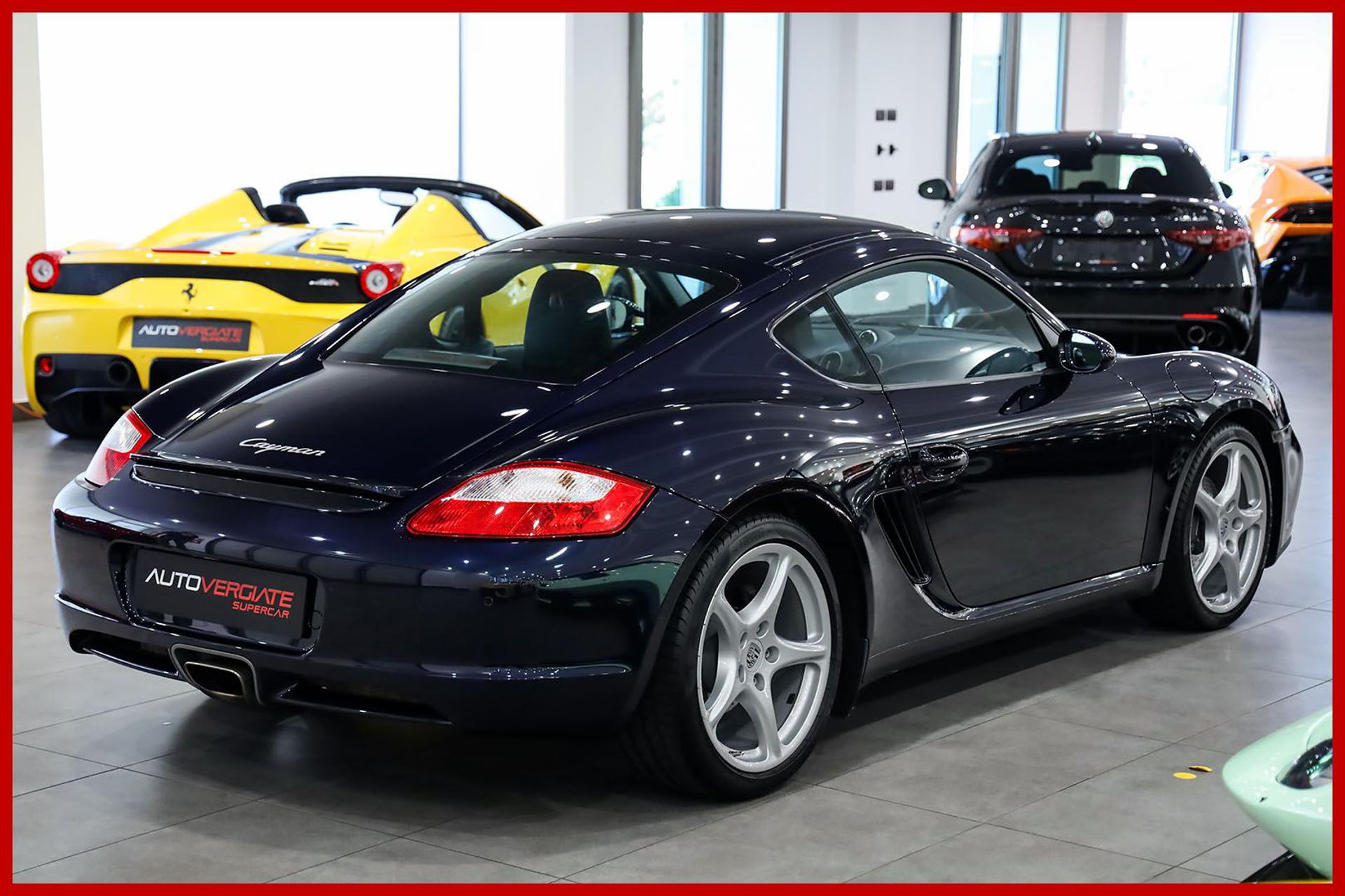 PORSCHE Cayman